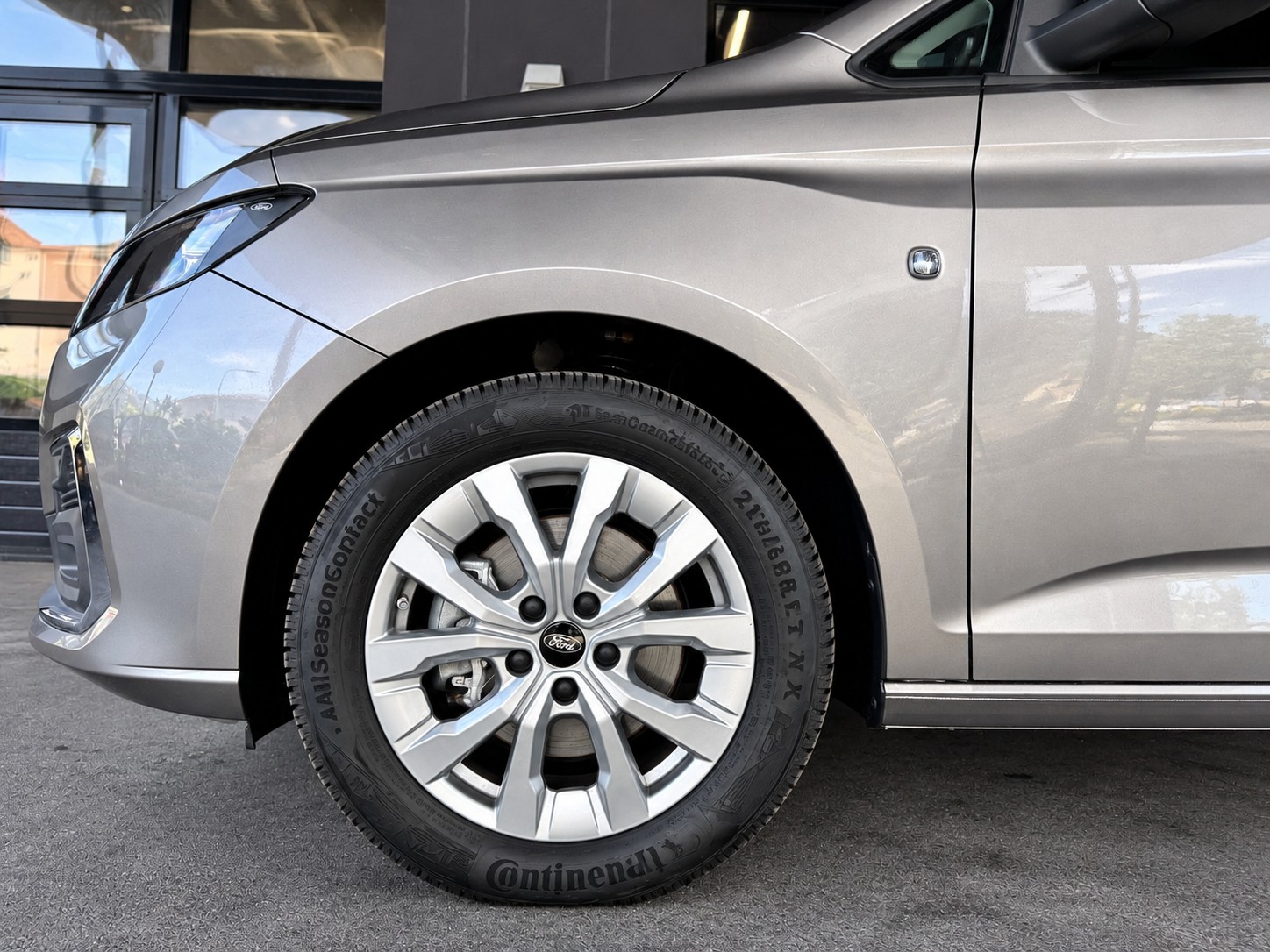FORD Tourneo Connect 2.0 EcoBlue Titanium Automat-image-4