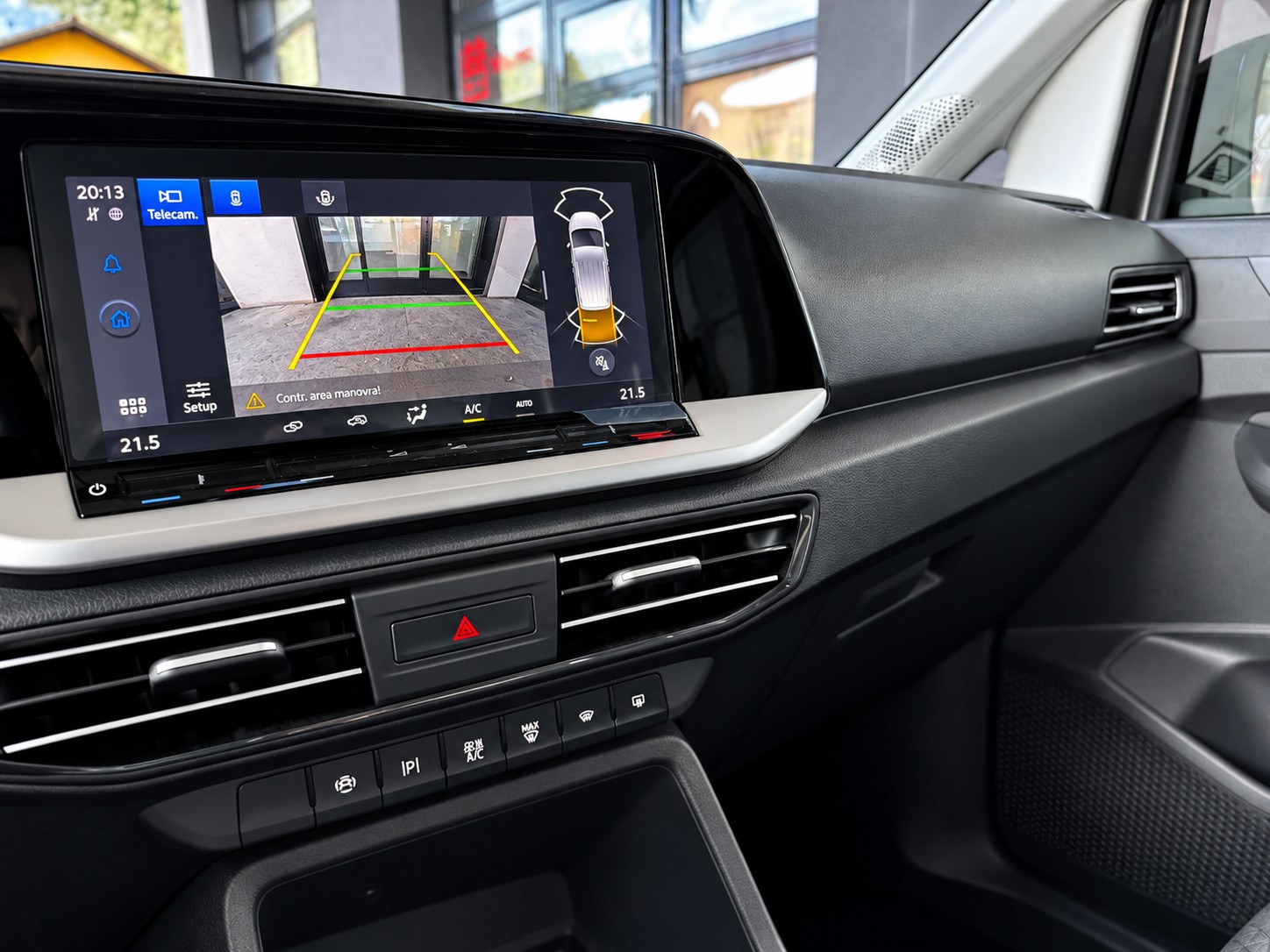 FORD Tourneo Connect 2.0 EcoBlue Titanium Automat-image-14