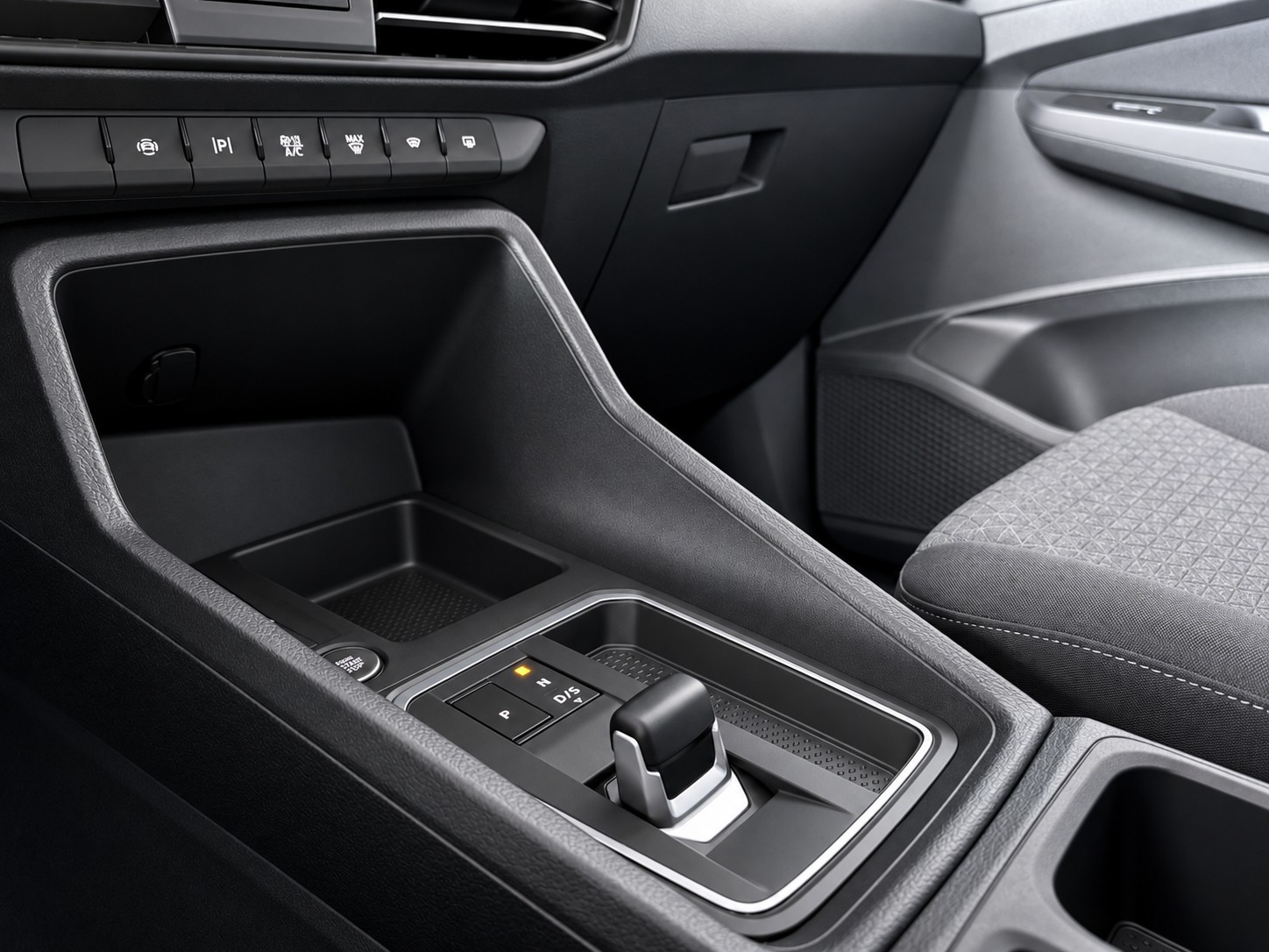 FORD Tourneo Connect 2.0 EcoBlue Titanium Automat-image-16