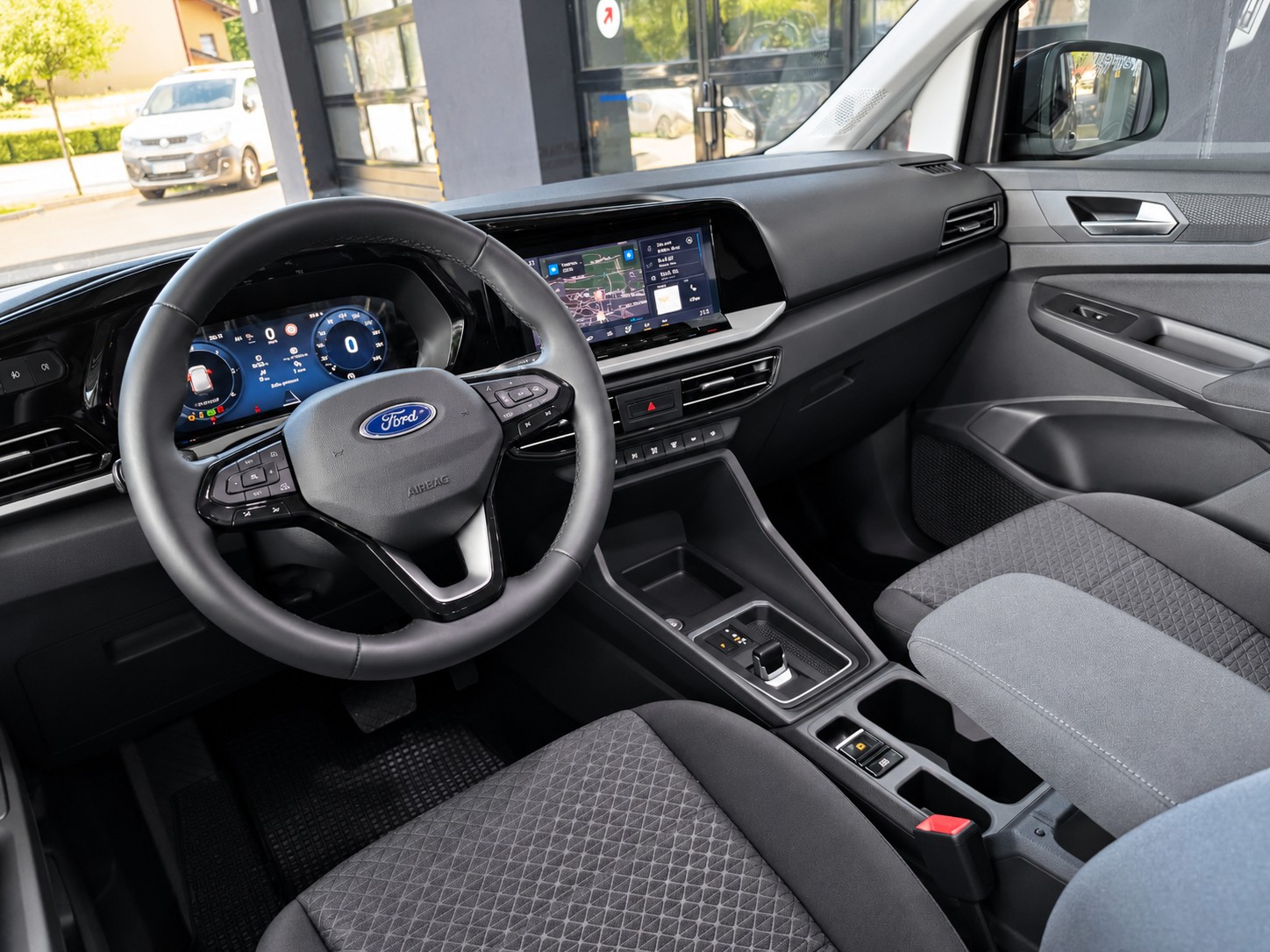 FORD Tourneo Connect 2.0 EcoBlue Titanium Automat-image-7