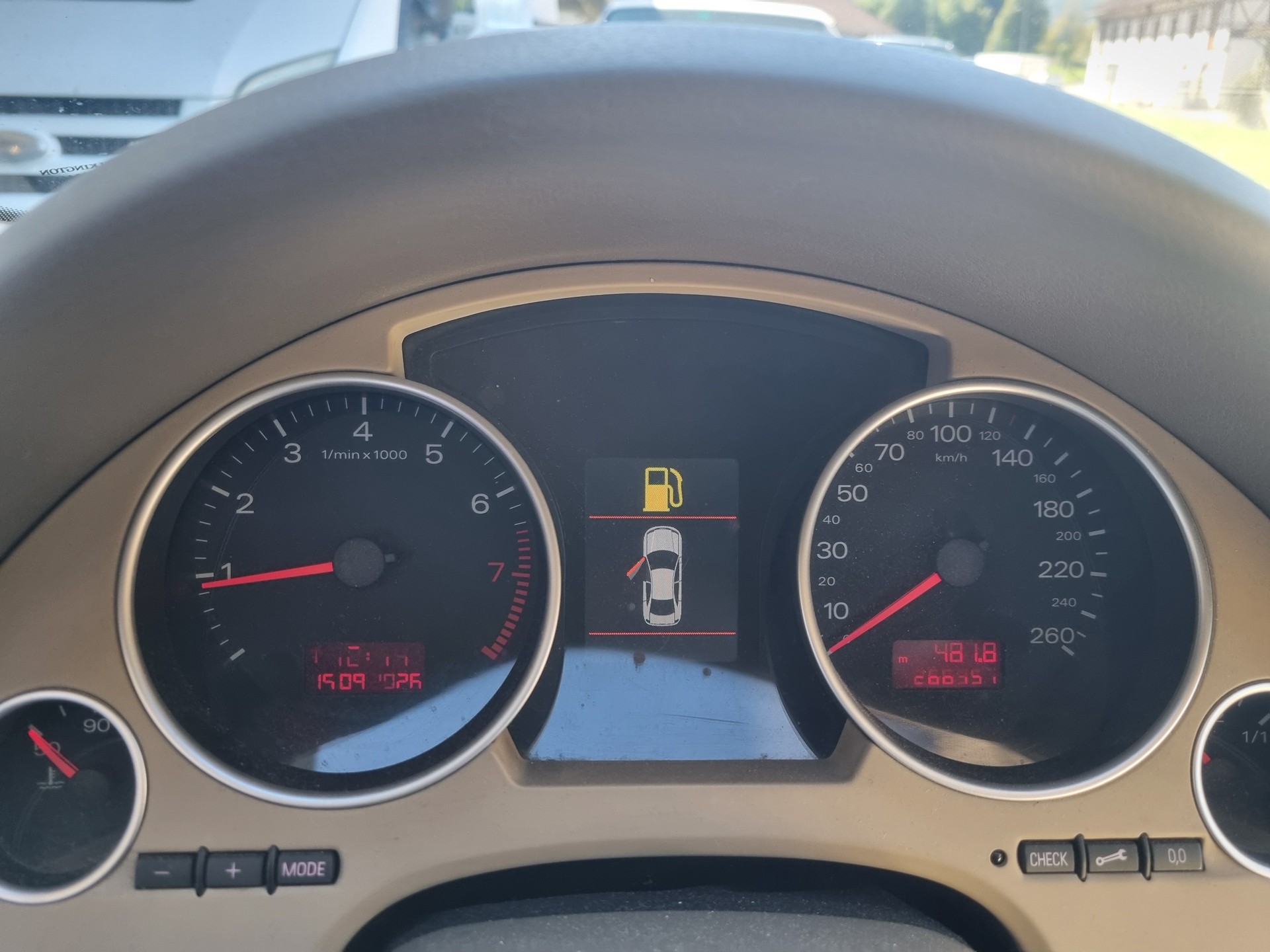 AUDI A4 Cabriolet 2.4 V6-image-12