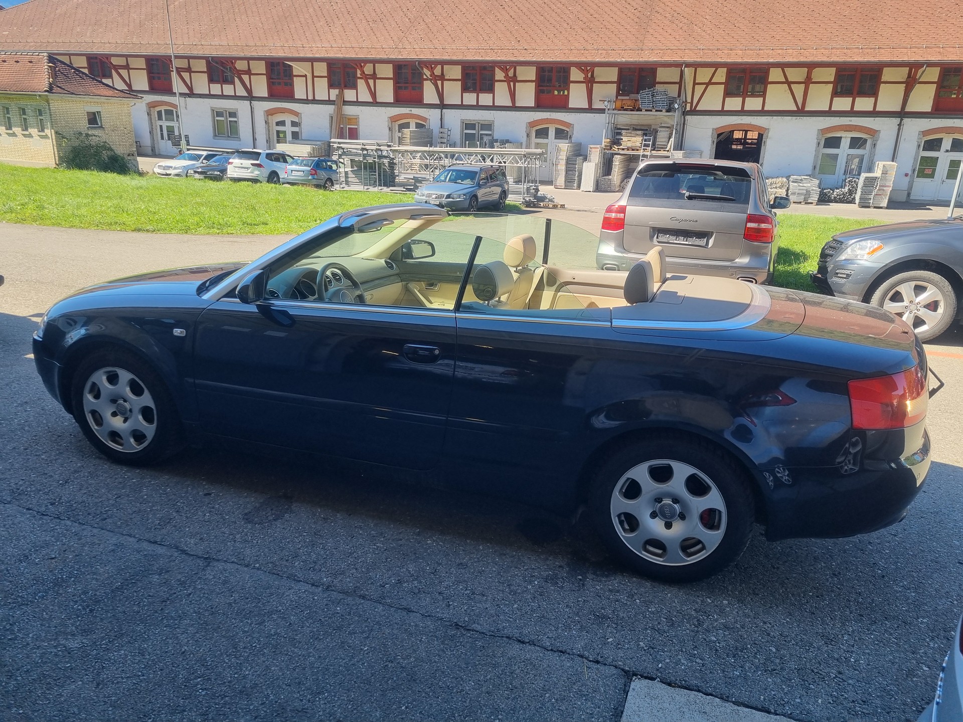 AUDI A4 Cabriolet 2.4 V6-image-9