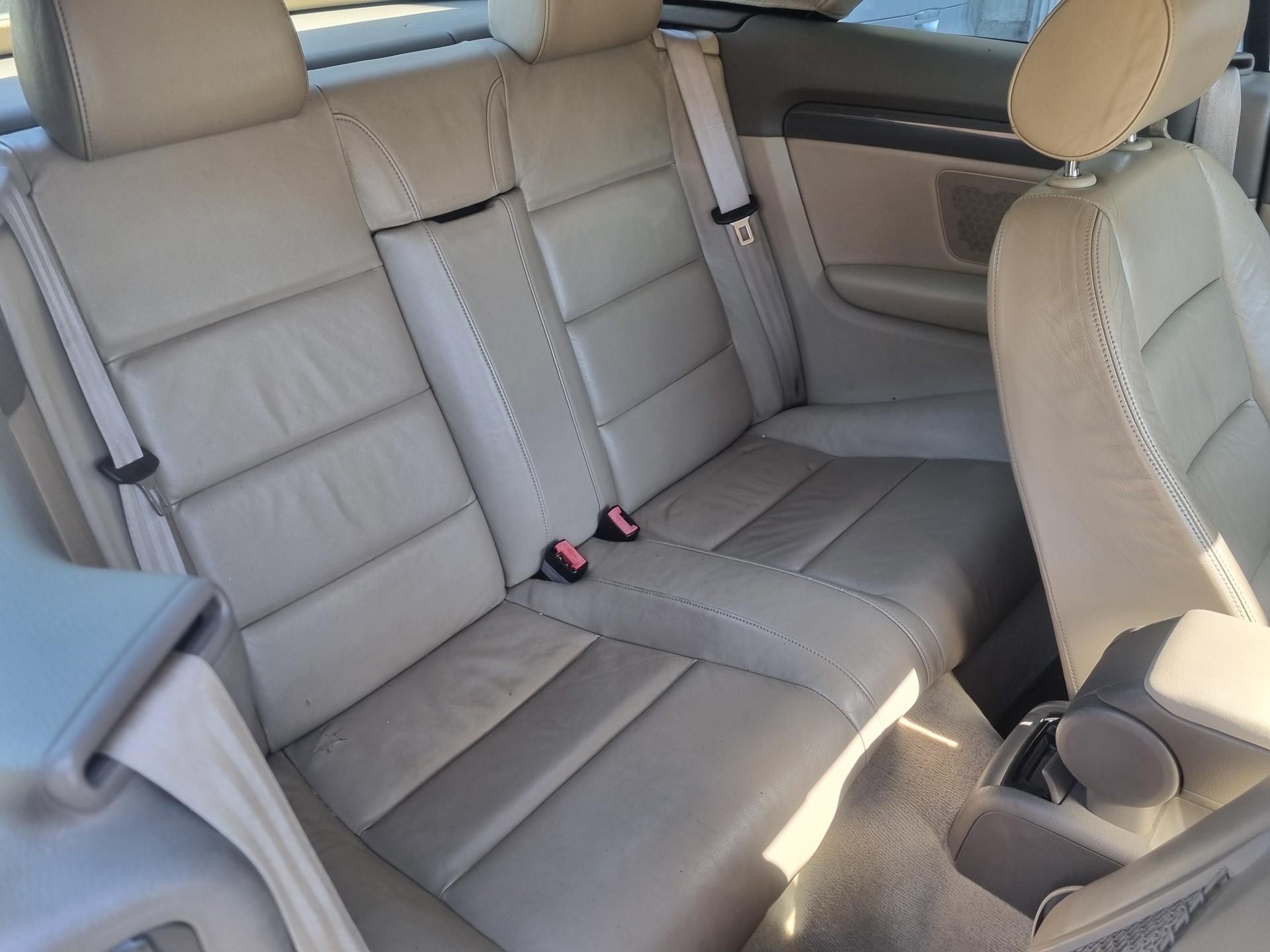 AUDI A4 Cabriolet 2.4 V6-image-5