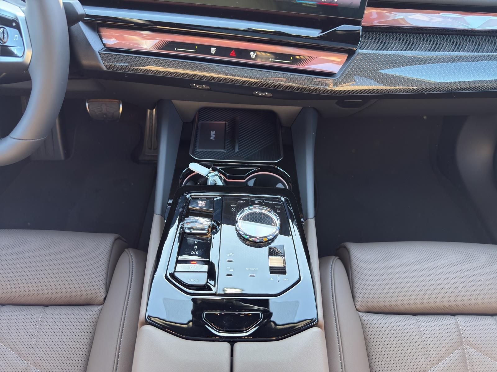 BMW 550e xDrive Limousine M Sport Pro-image-12