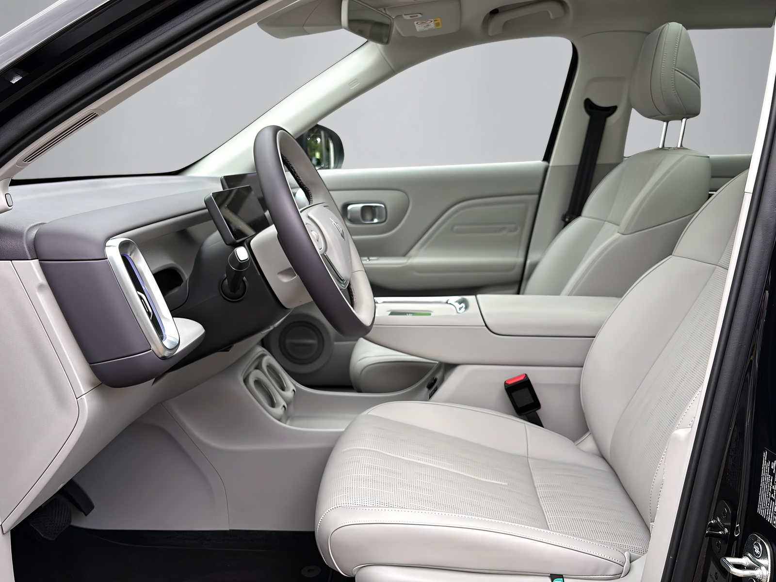 LEAPMOTOR B10 Hybrid EV-image-2