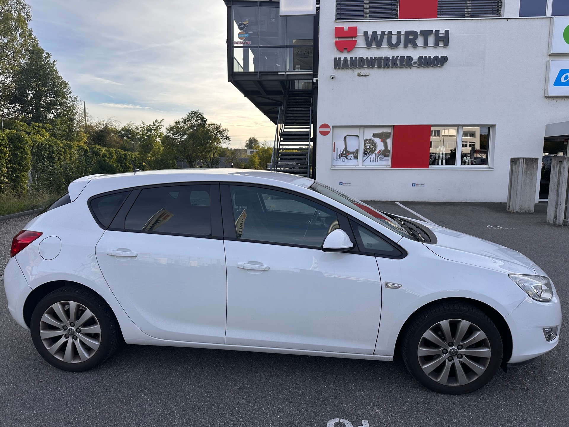 OPEL Astra 1.4i 16V Turbo Sport Automatic-image-3