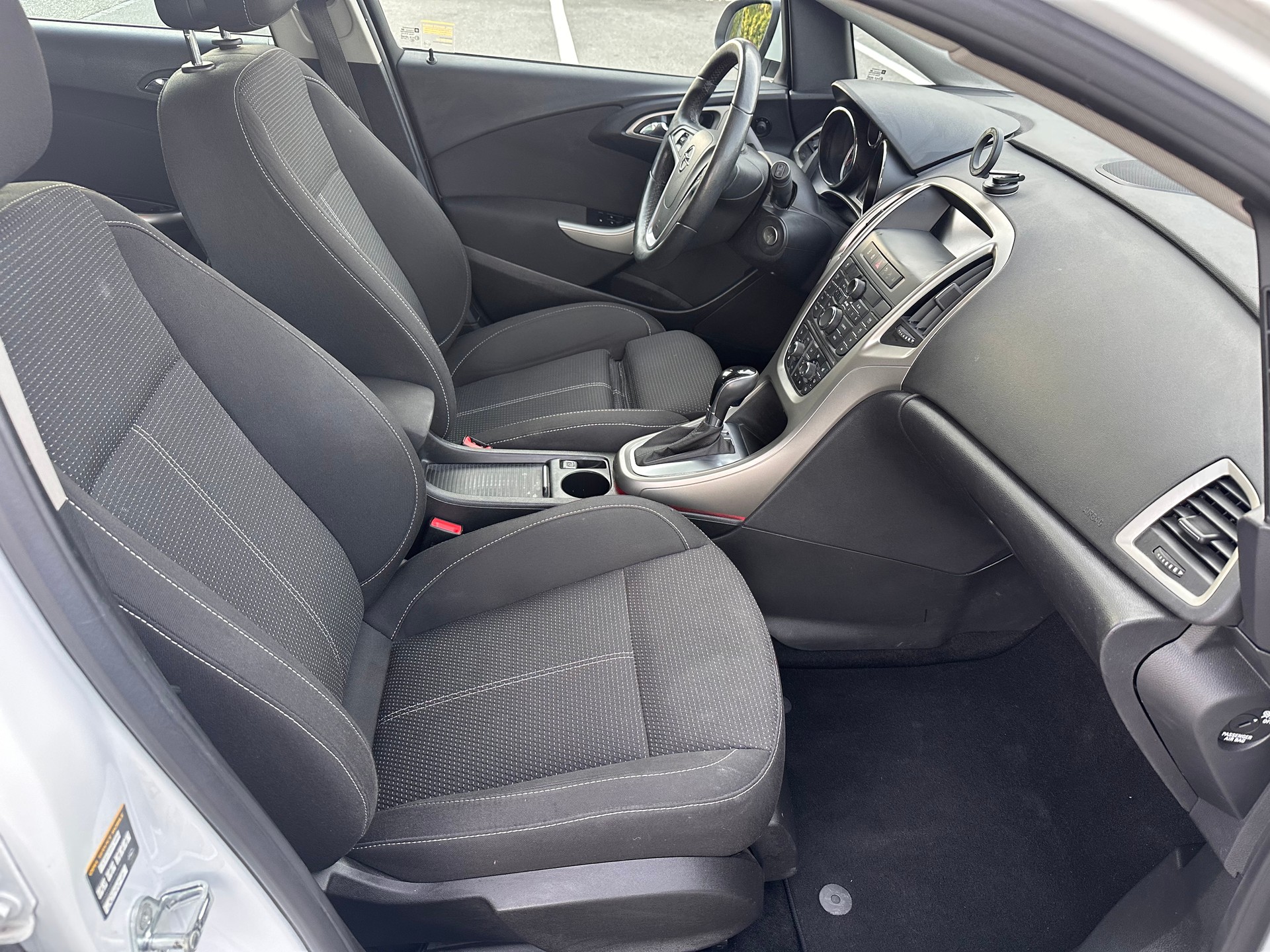 OPEL Astra 1.4i 16V Turbo Sport Automatic-image-9