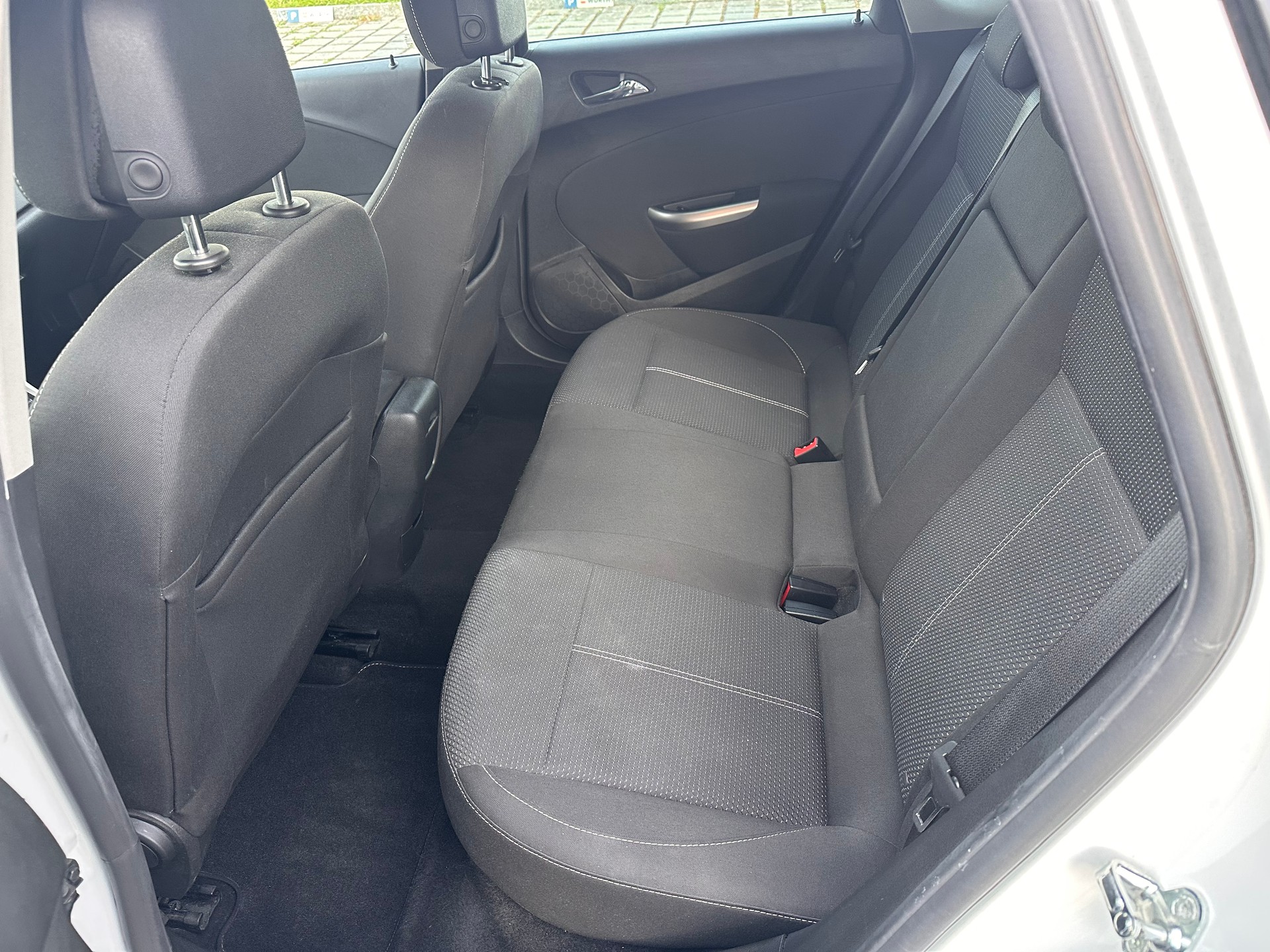 OPEL Astra 1.4i 16V Turbo Sport Automatic-image-11