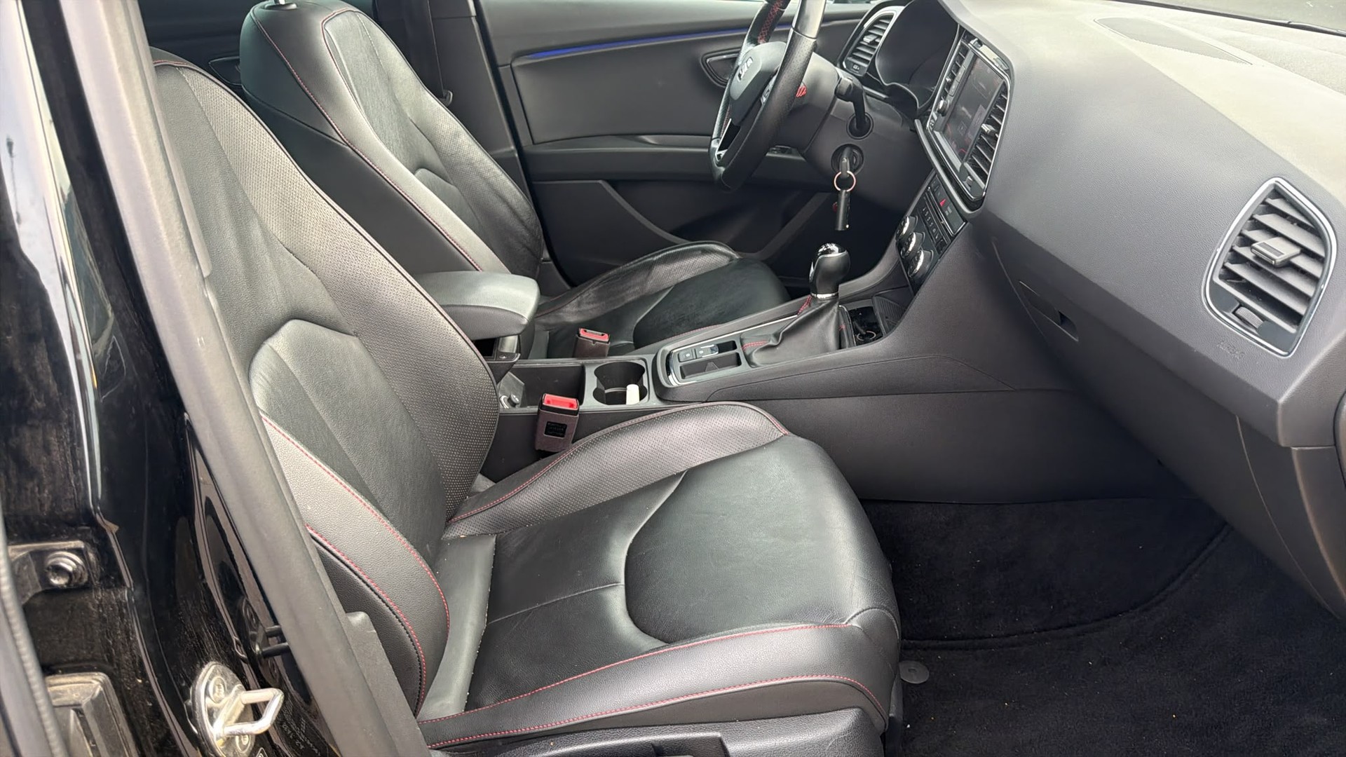 SEAT Leon ST 1.4 TSI ACT FR - Nouvelle Expertise : 25.09.2026 - Crochet d’attelage amovible poids remorquable 1500 Kg-image-18