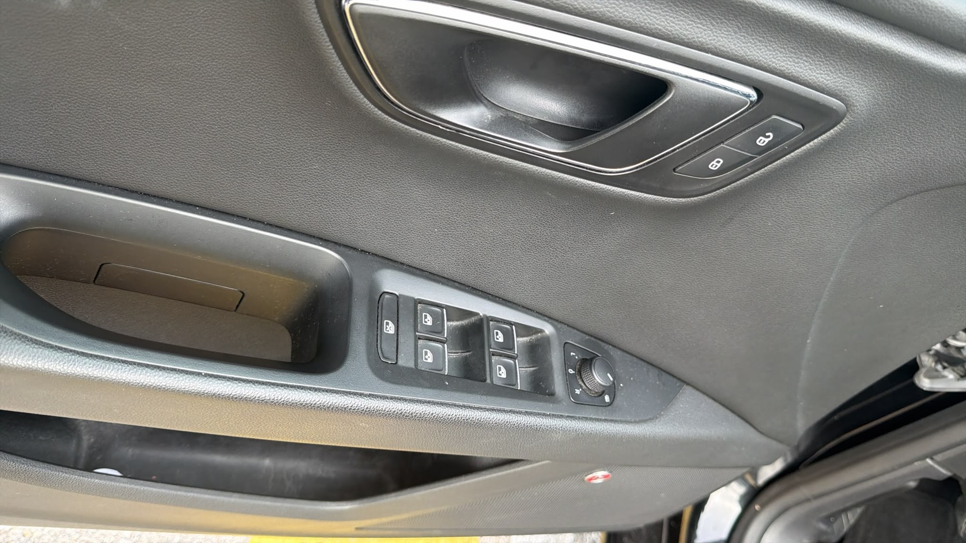 SEAT Leon ST 1.4 TSI ACT FR - Nouvelle Expertise : 25.09.2026 - Crochet d’attelage amovible poids remorquable 1500 Kg-image-23