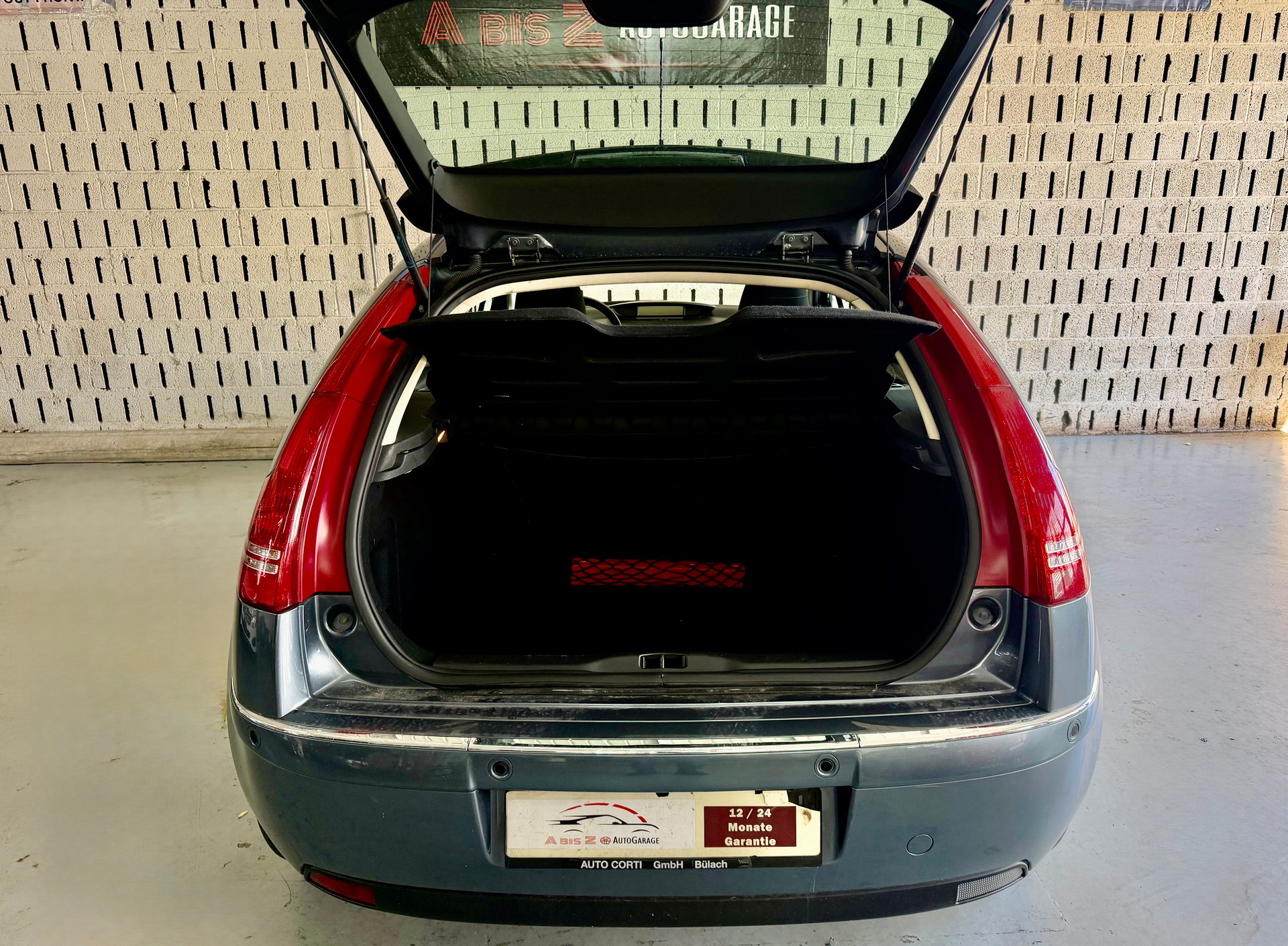 CITROEN C4 Berline 2.0i 16V Exclusive Automatic-image-8