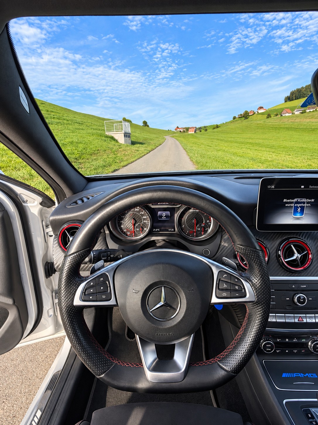 MERCEDES-BENZ A 45 AMG 4 Matic-image-4