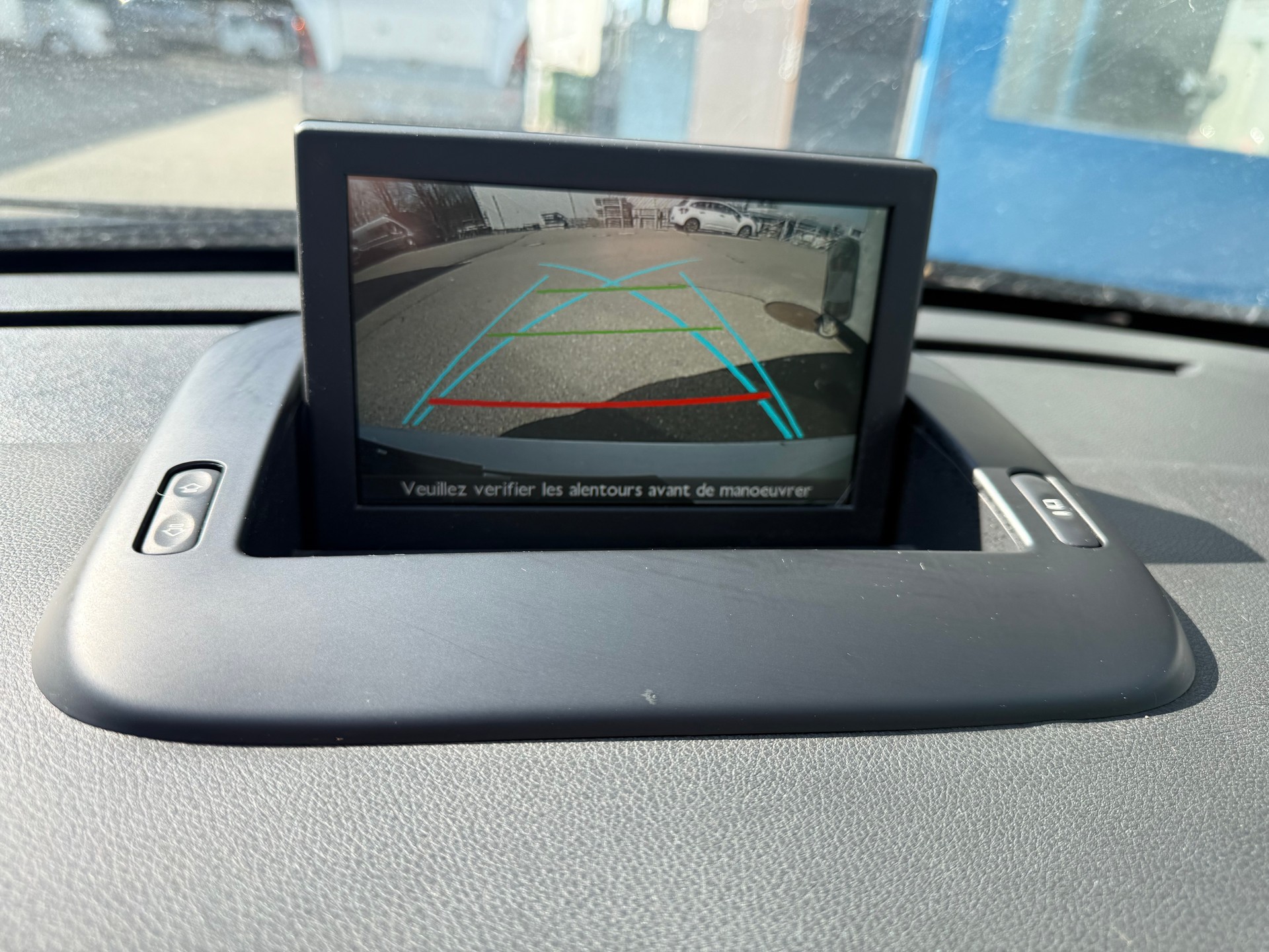 PEUGEOT 5008 2.0 BlueHDI Allure-image-12