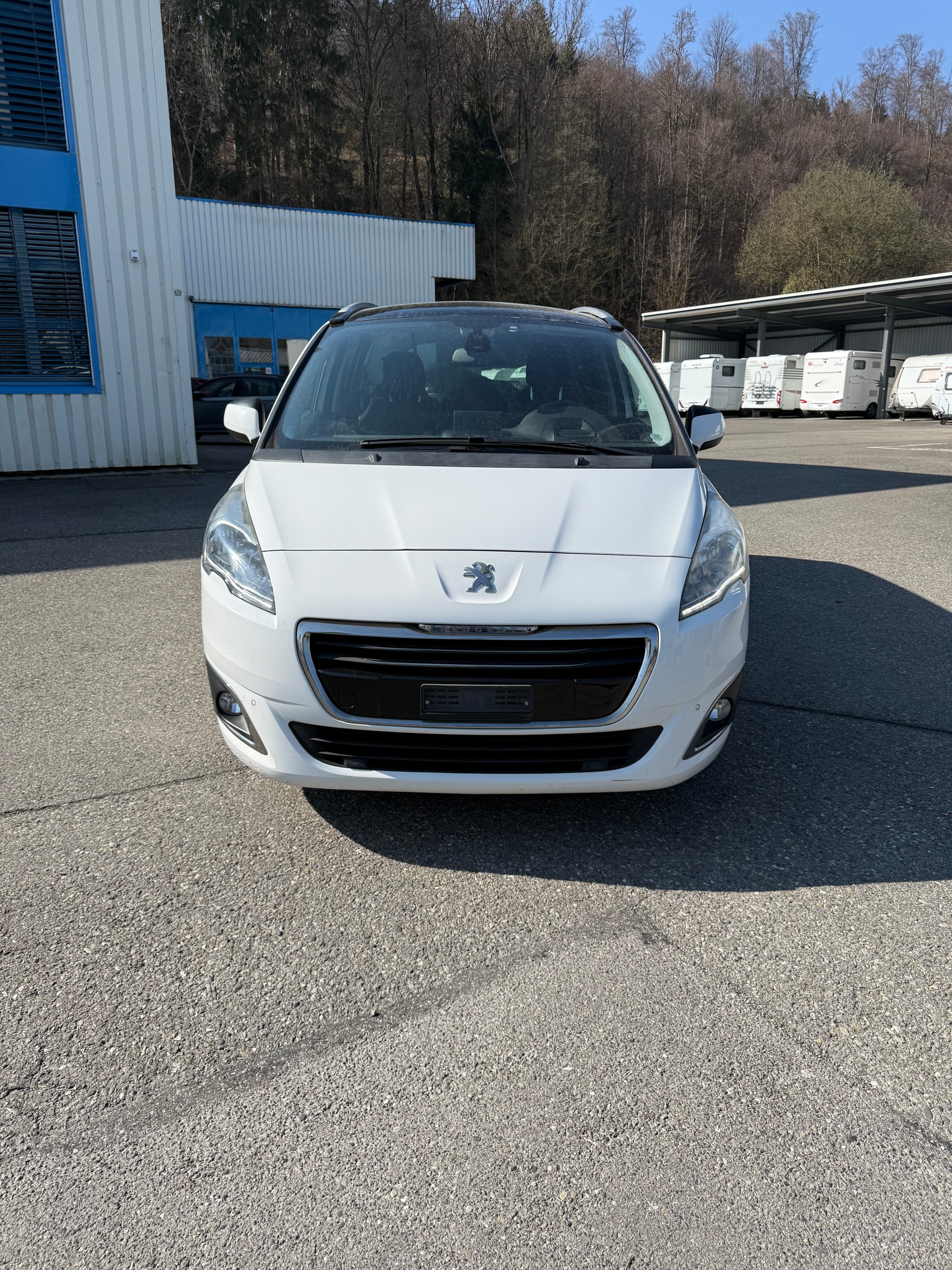 PEUGEOT 5008 2.0 BlueHDI Allure-image-1