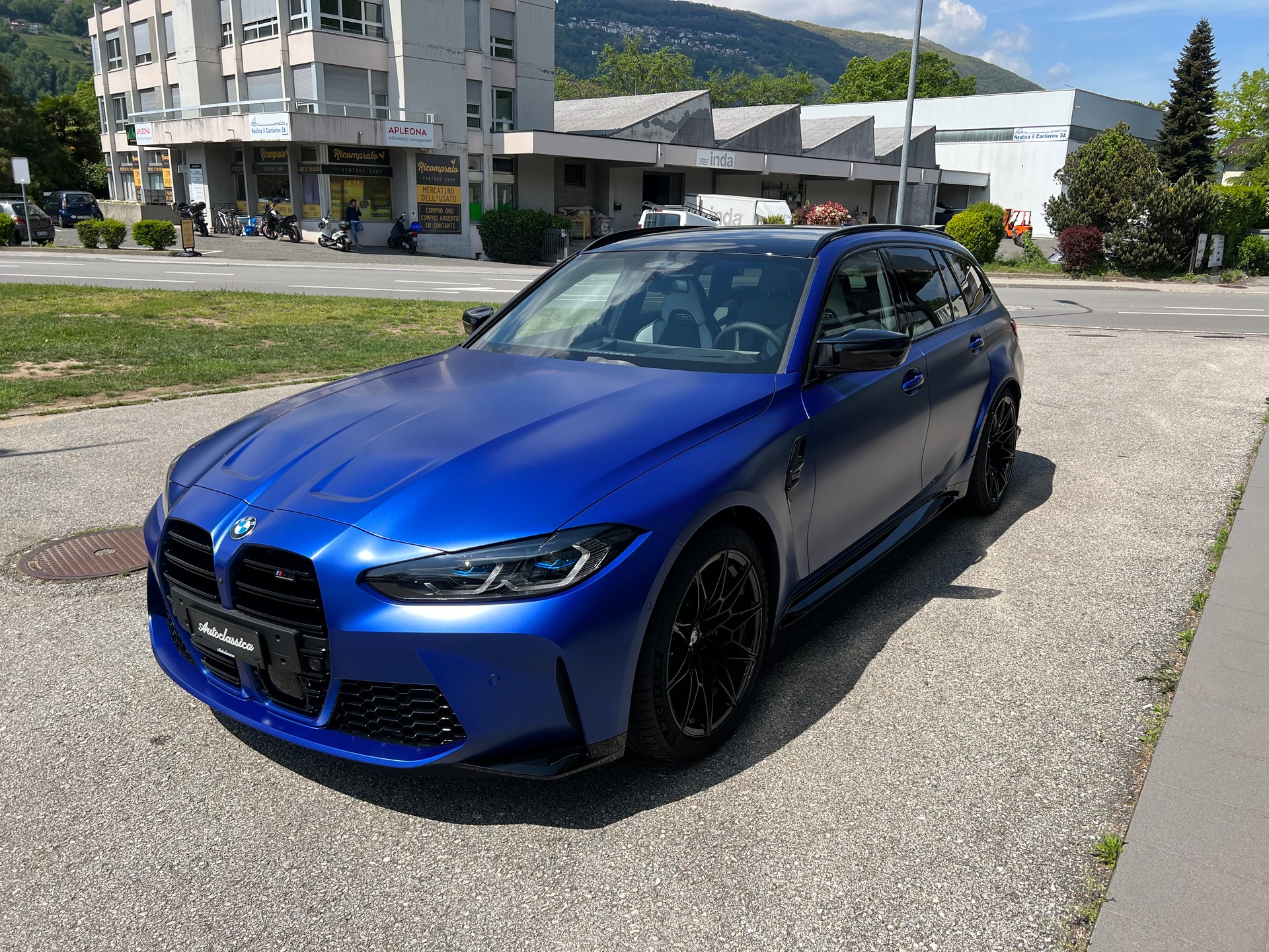 BMW M3 Touring xDrive Competition M-image-5