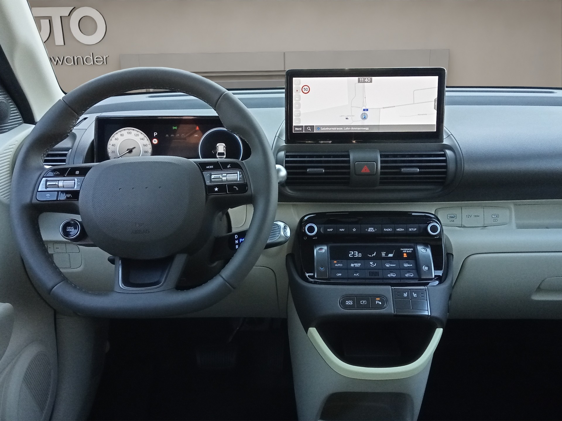 HYUNDAI Inster 49kWh Amplia-image-12