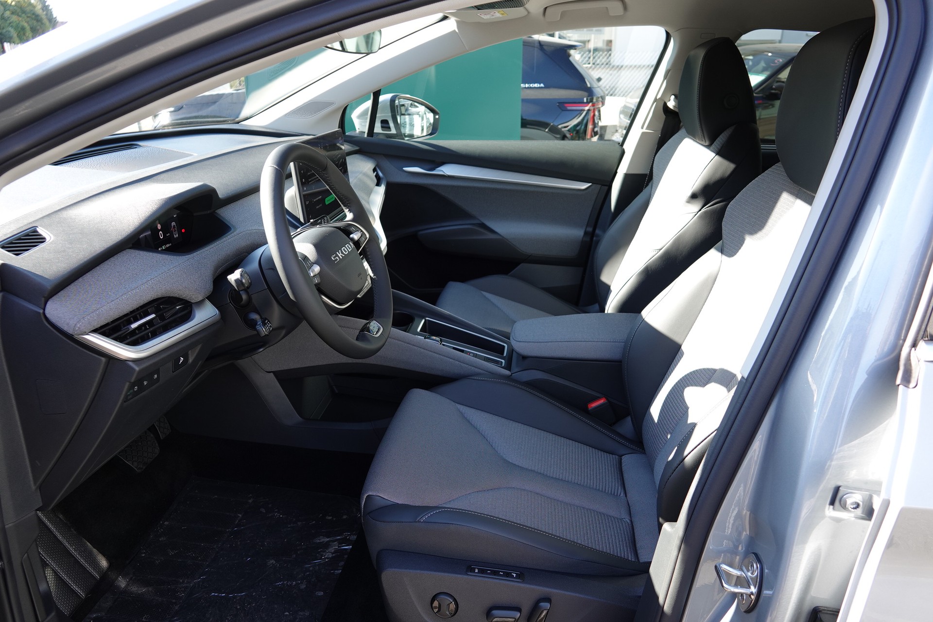 SKODA Enyaq 85x Dynamic-image-12