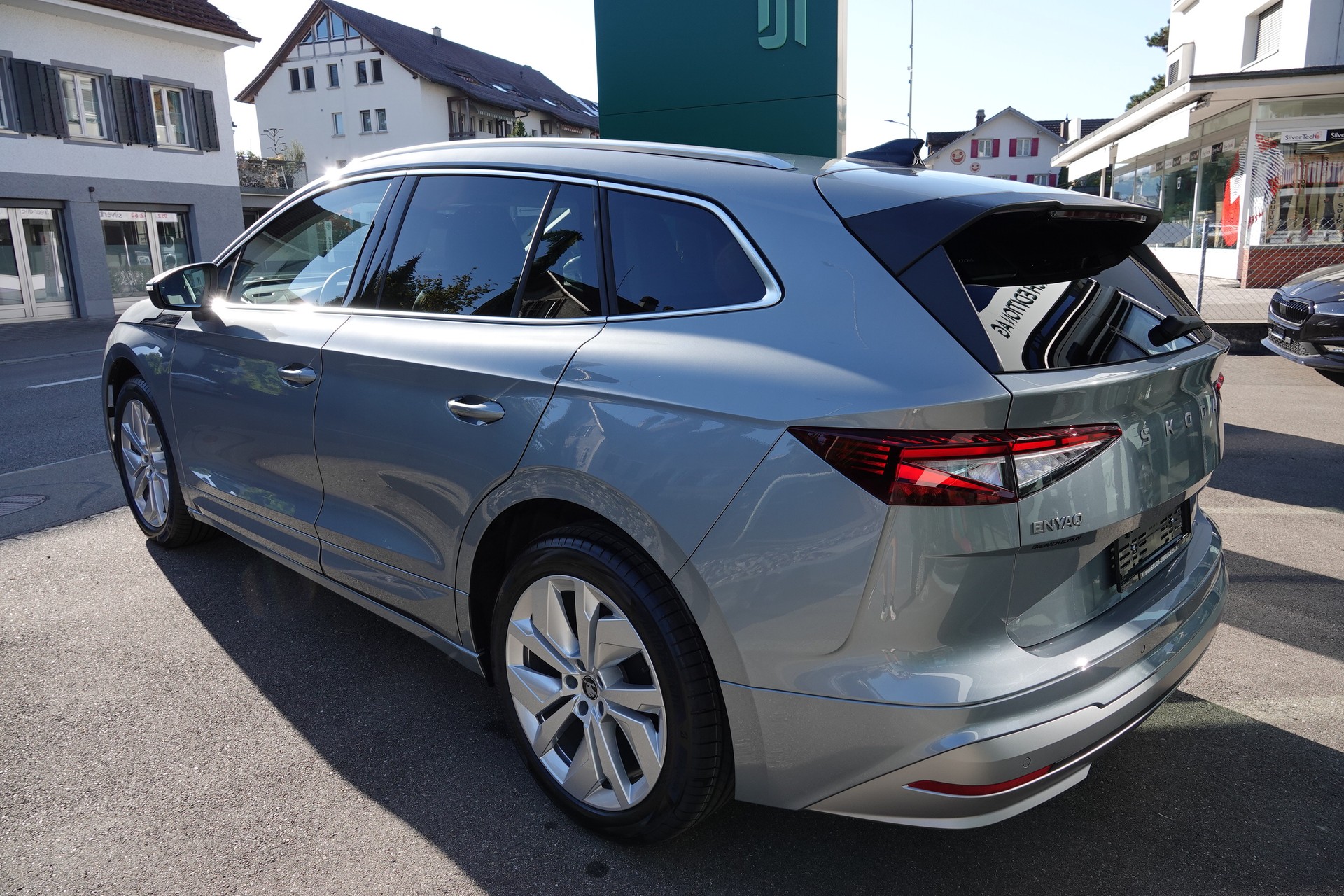 SKODA Enyaq 85x Dynamic-image-6