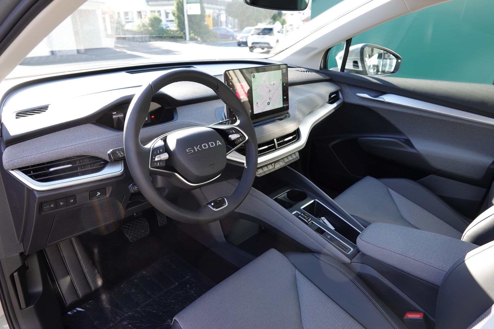 SKODA Enyaq 85x Dynamic-image-8