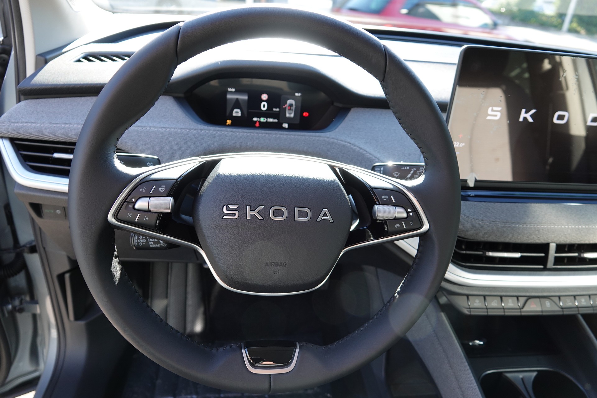 SKODA Enyaq 85x Dynamic-image-11