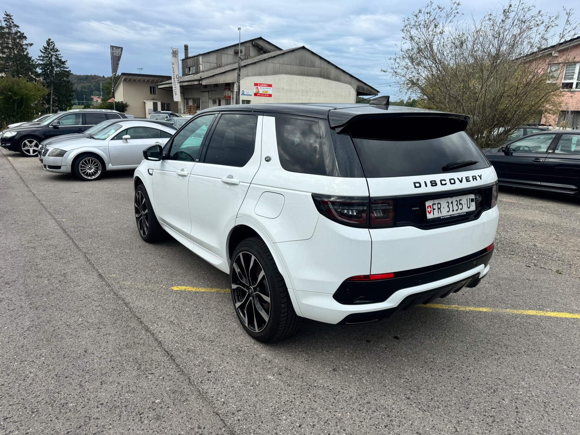 LAND ROVER Discovery Sport R Dyn P300e 1.5 PHEV HSE AT8-image-2