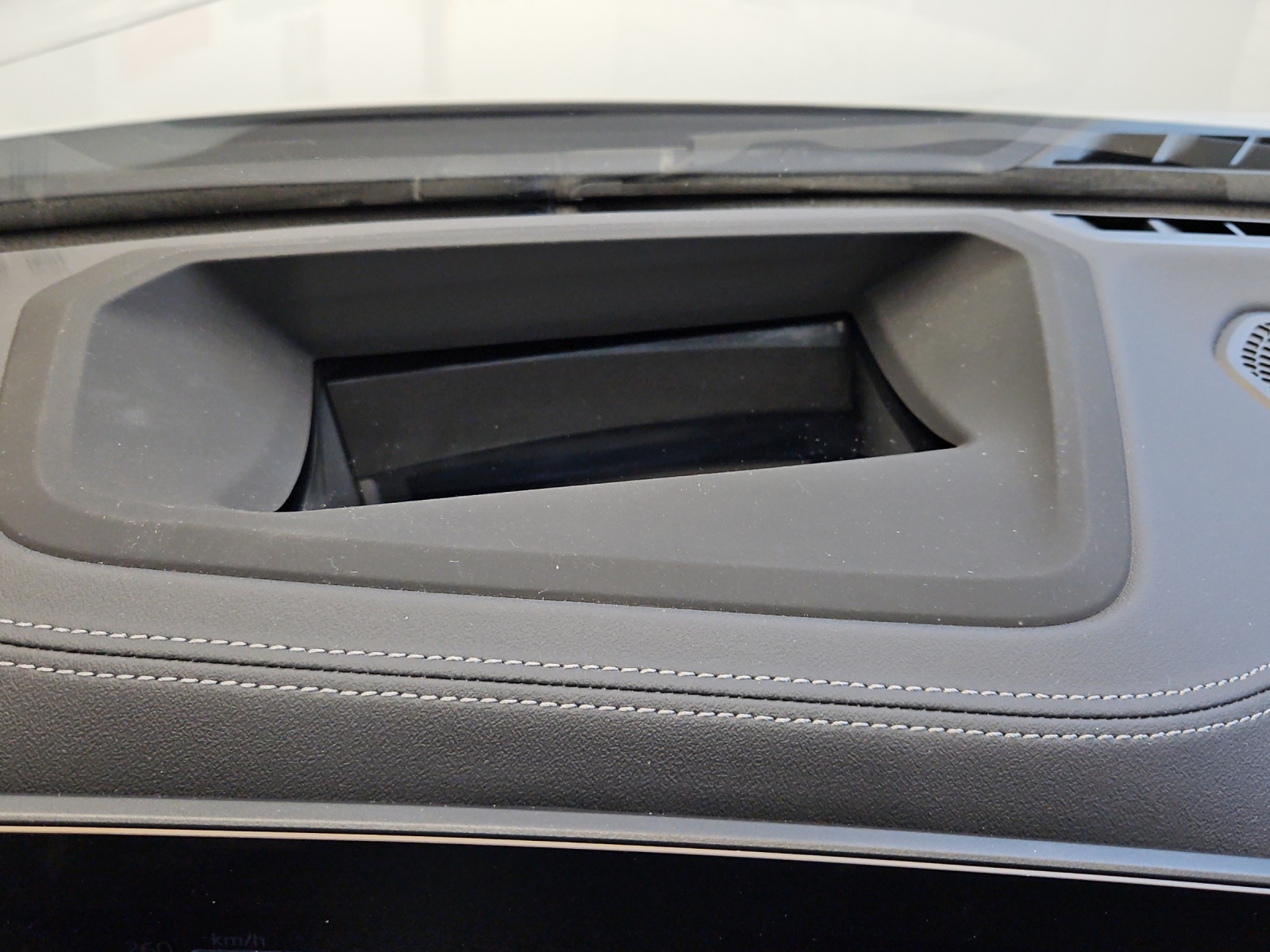BMW 430i xDrive M Sport Cabriolet-image-16
