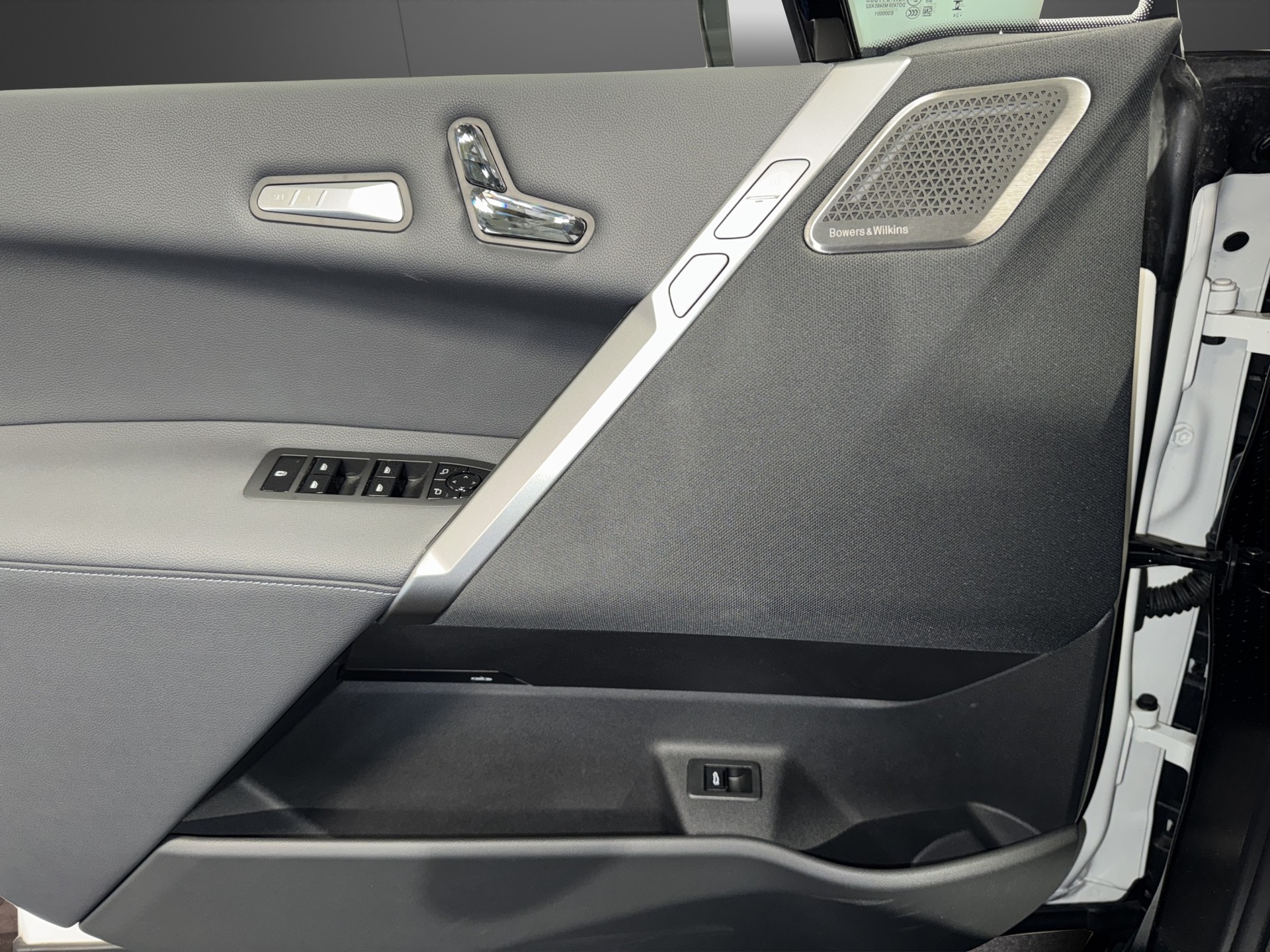 BMW iX I20 M60-image-12