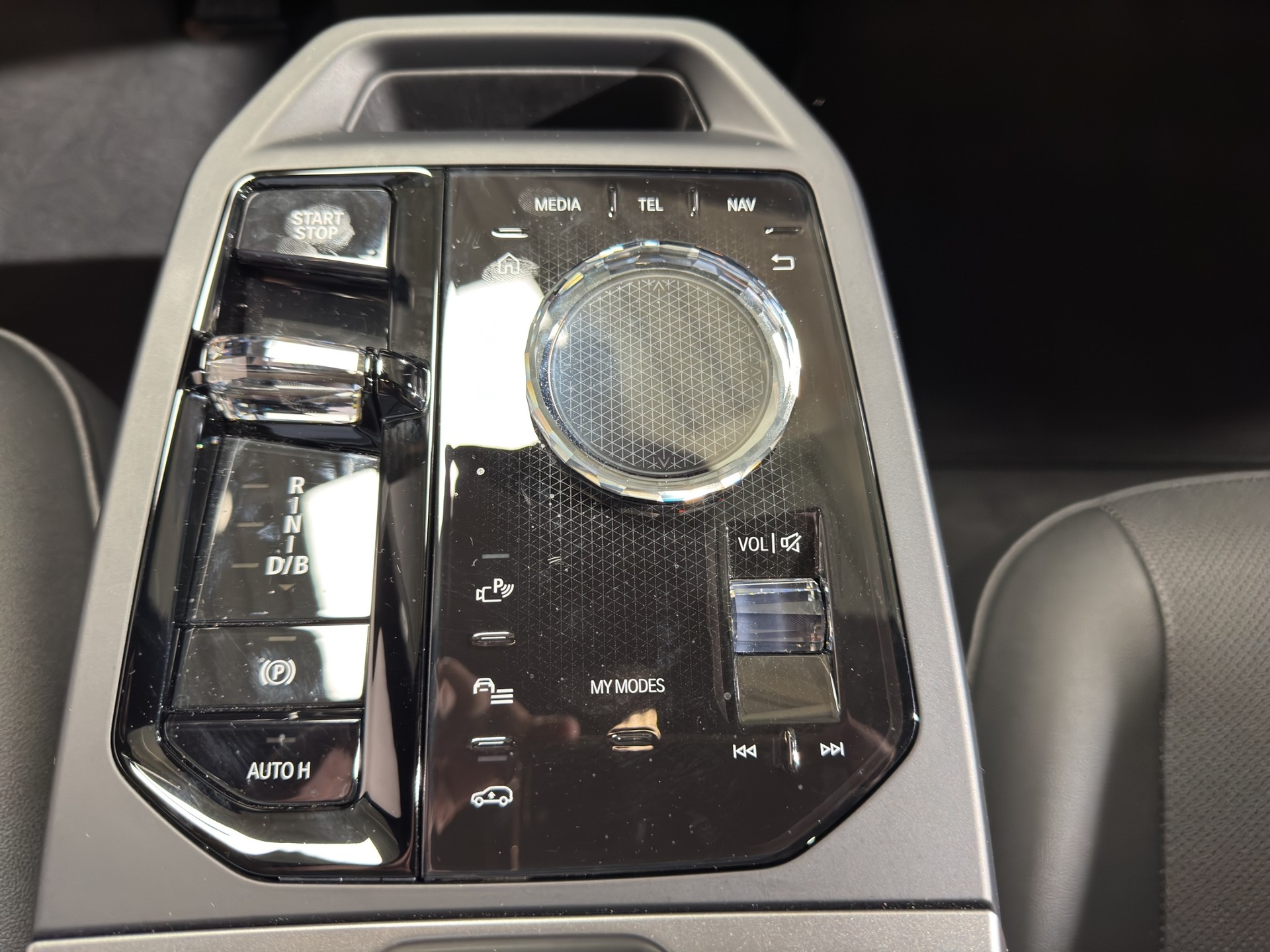 BMW iX I20 M60-image-11