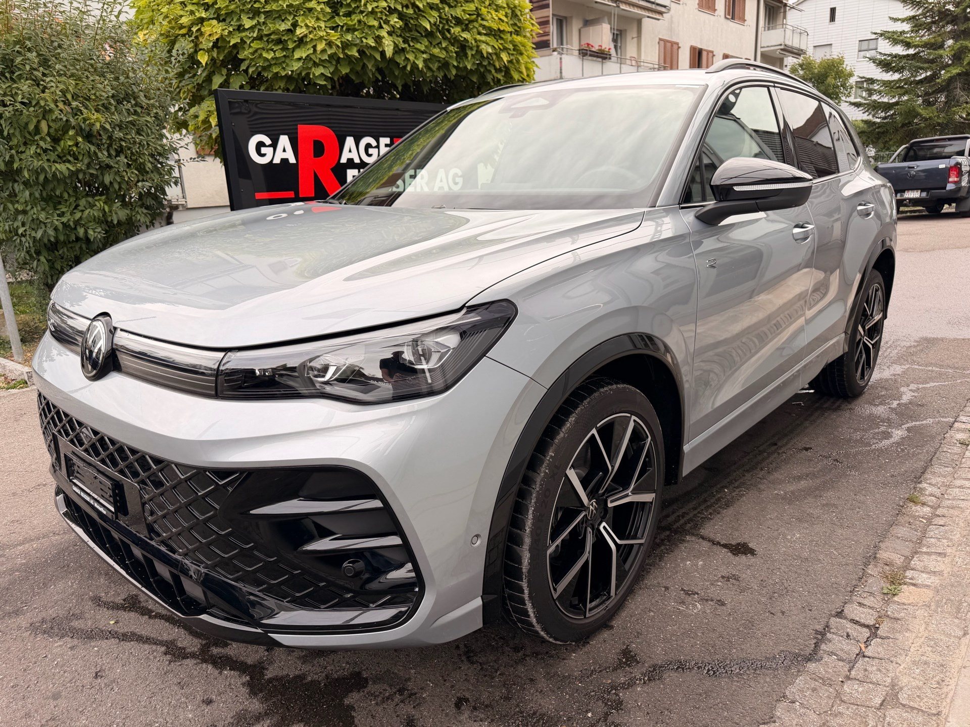 VW Tiguan 2.0 TSI 265PS 4Motion R-Line *** 360° KAMERA & PANORAMADACH ***