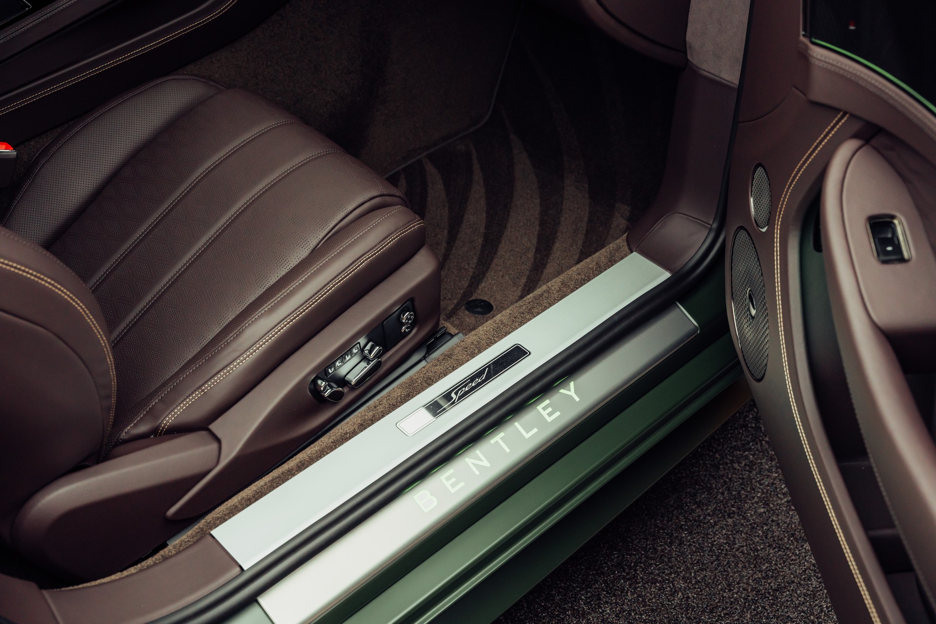 BENTLEY Continental GT 4.0 V8 PHEV Speed British Racing Green Satin-image-14
