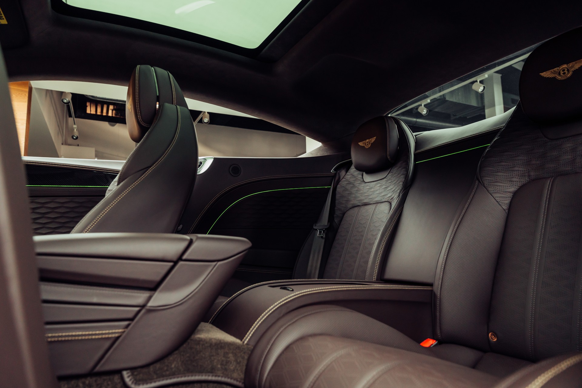 BENTLEY Continental GT 4.0 V8 PHEV Speed British Racing Green Satin-image-9