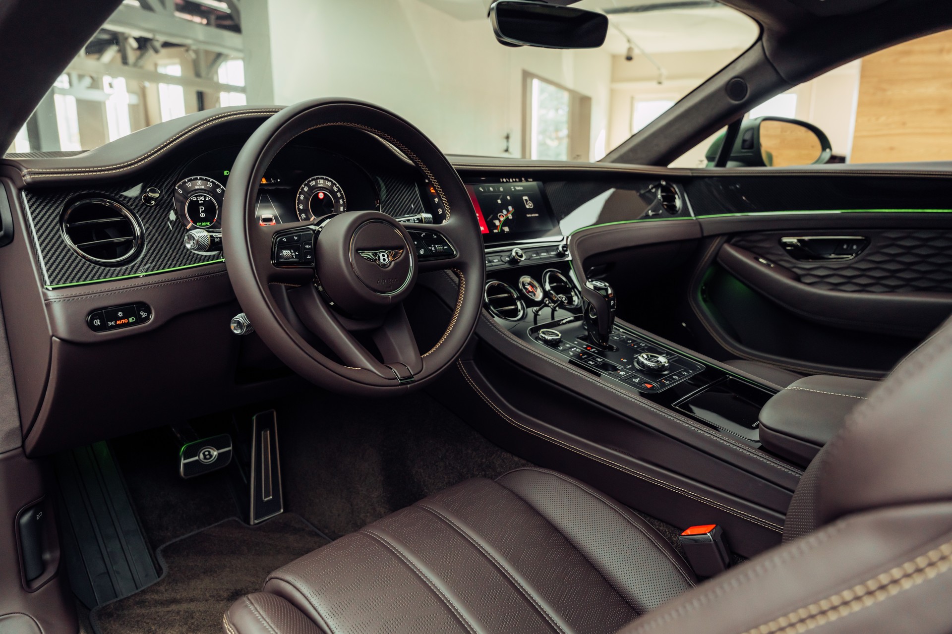 BENTLEY Continental GT 4.0 V8 PHEV Speed British Racing Green Satin-image-4