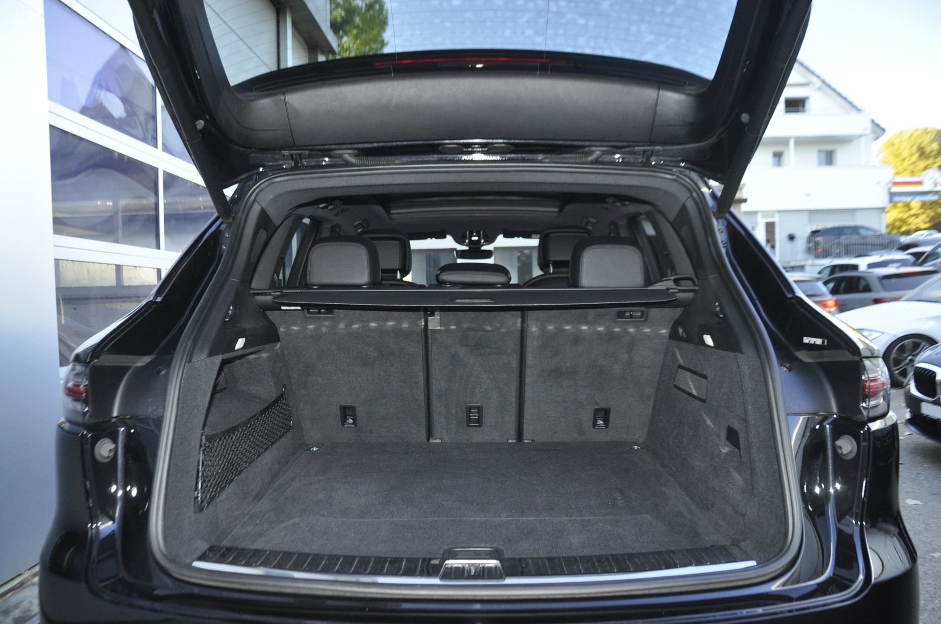 PORSCHE Cayenne-image-14