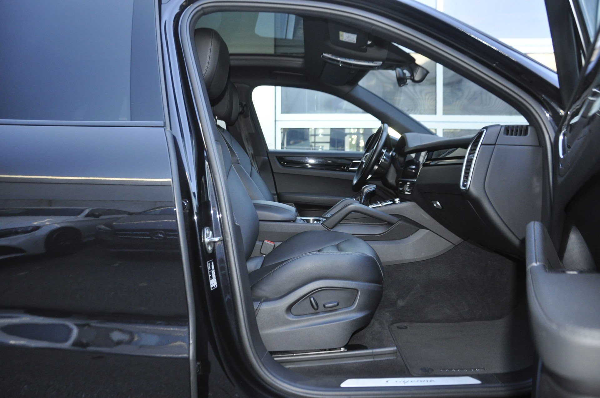 PORSCHE Cayenne-image-7