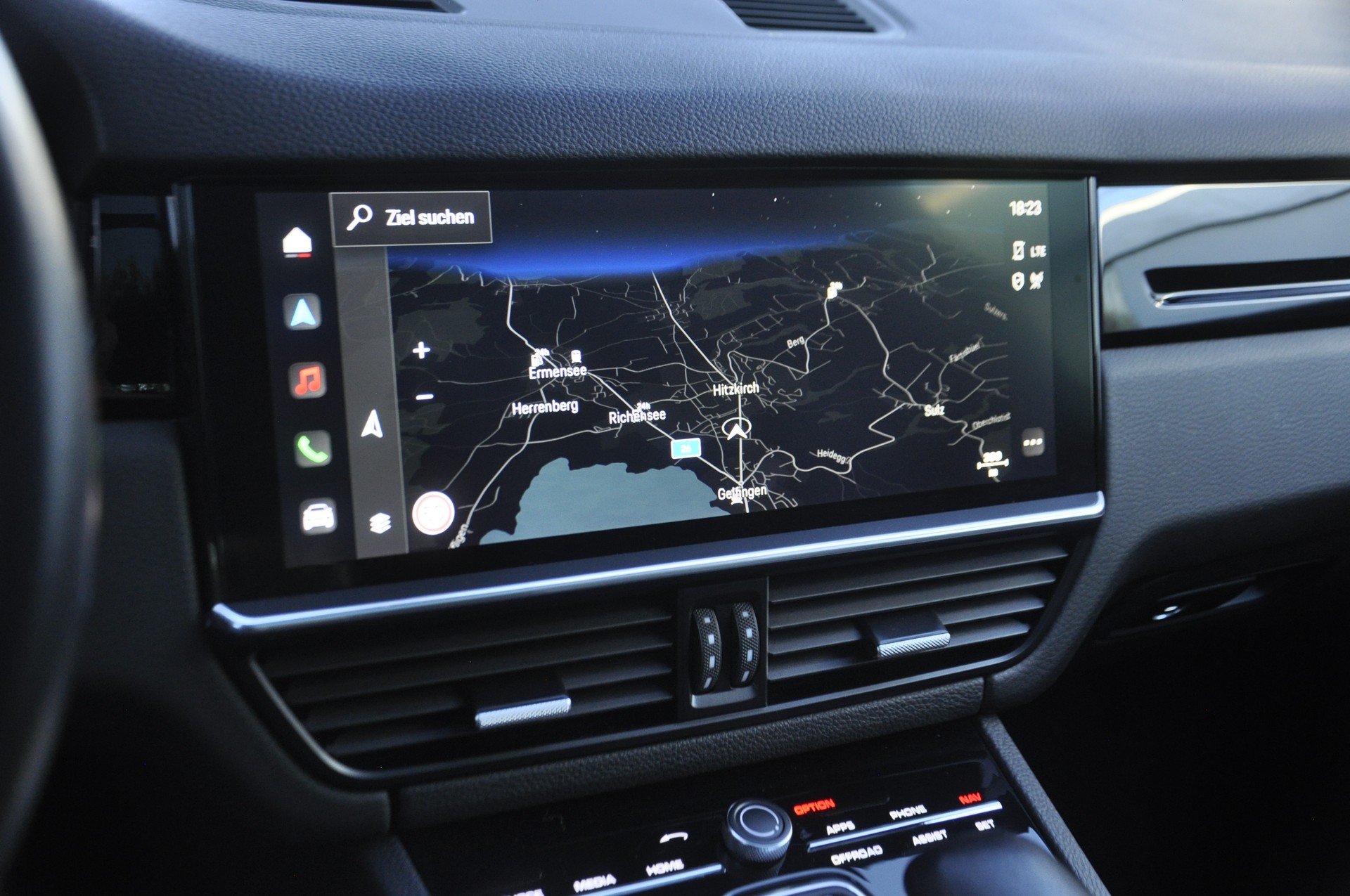 PORSCHE Cayenne-image-11