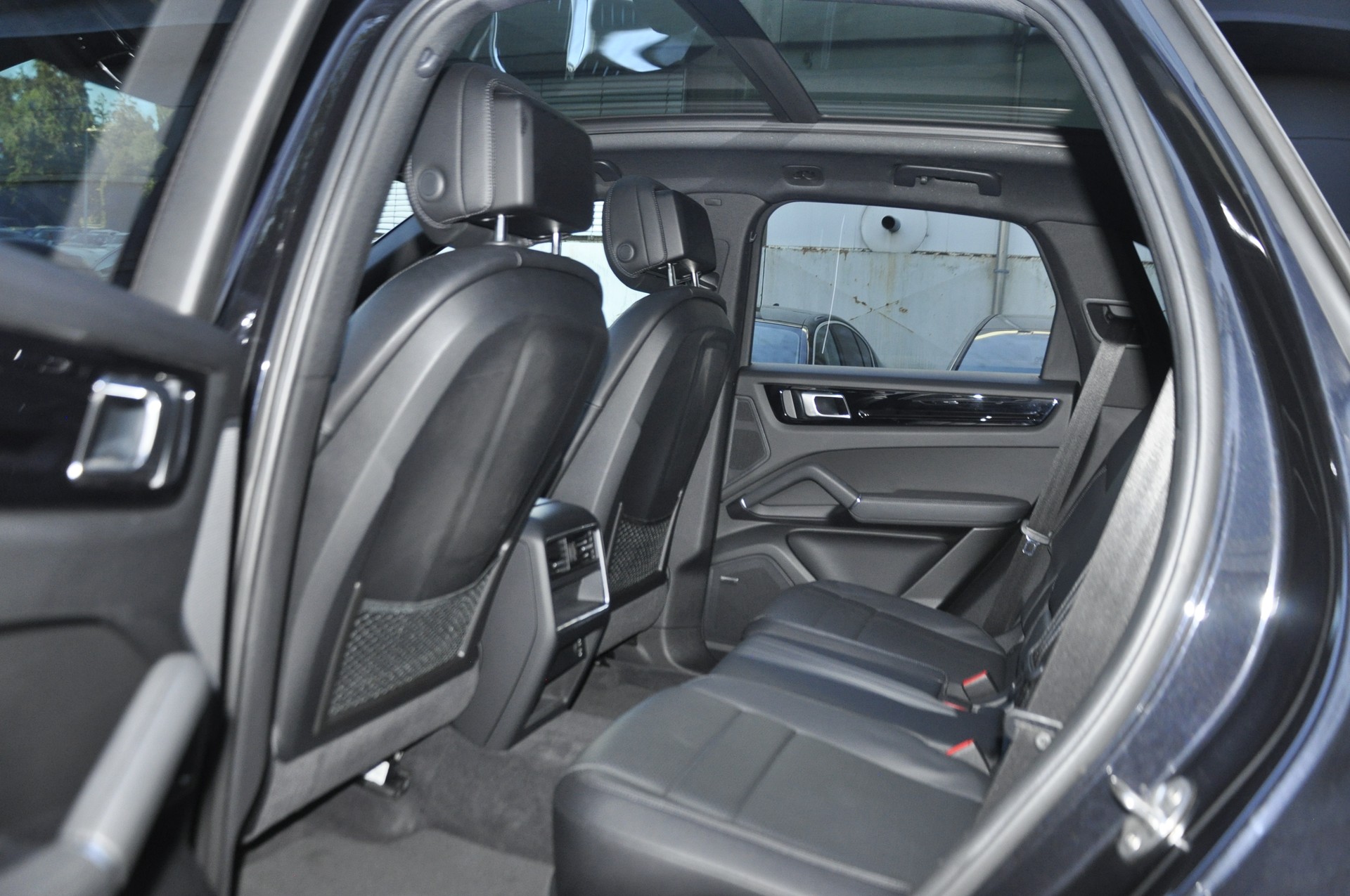 PORSCHE Cayenne-image-6