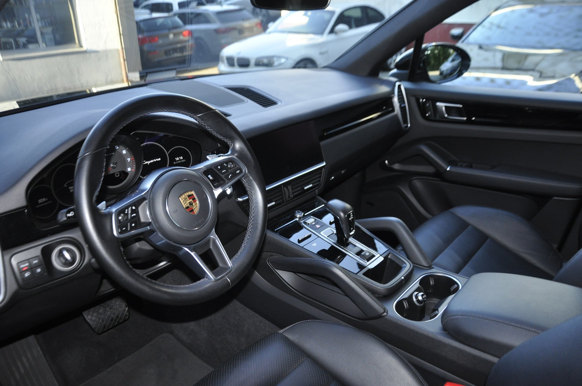 PORSCHE Cayenne-image-4