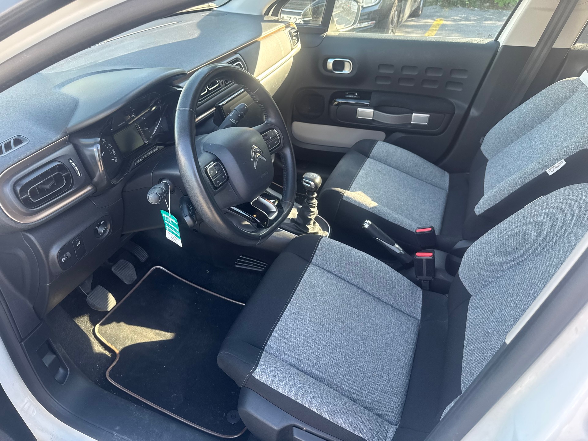 CITROEN C3 1.2i PureTech Shine-image-8