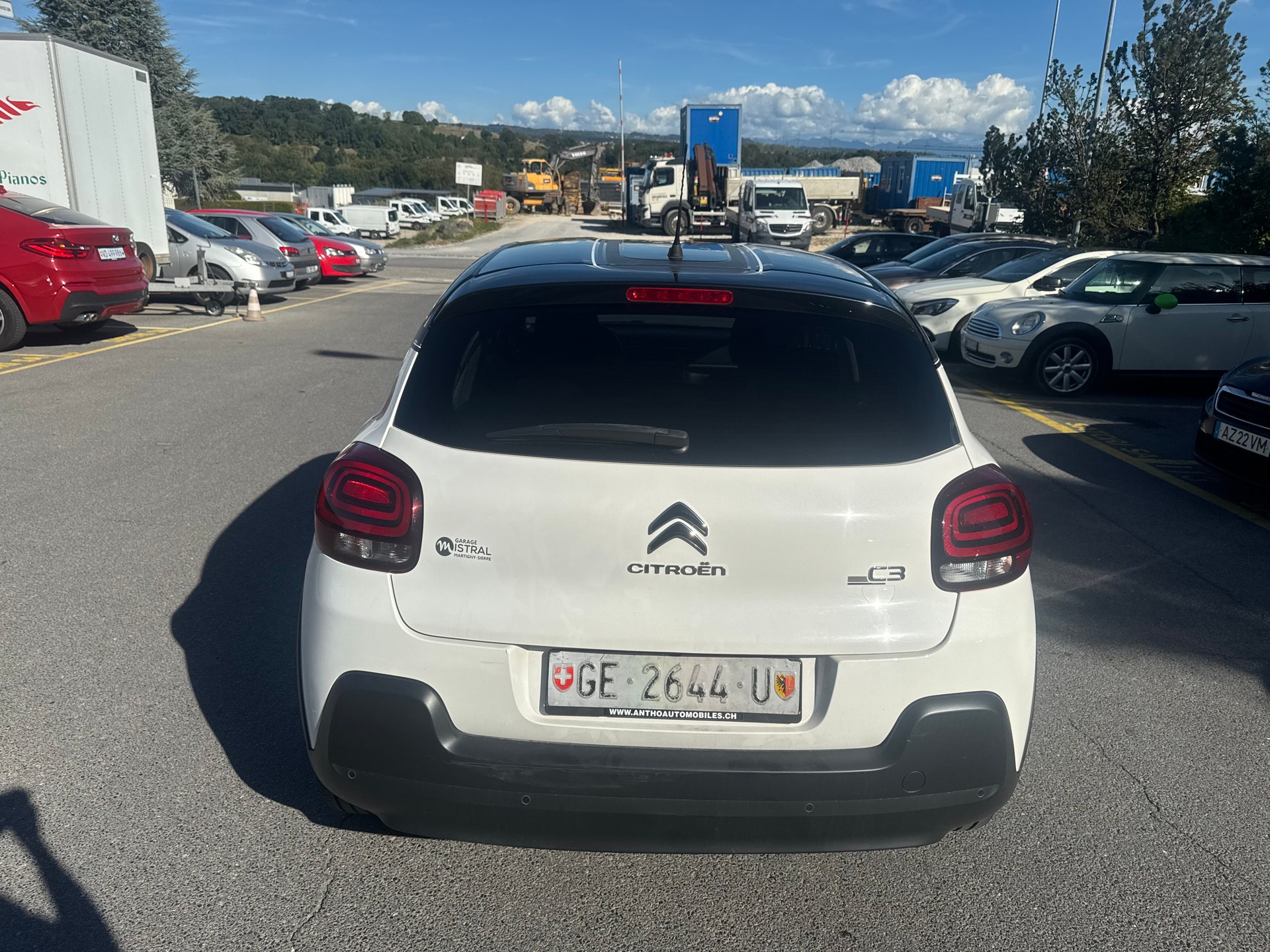 CITROEN C3 1.2i PureTech Shine-image-4