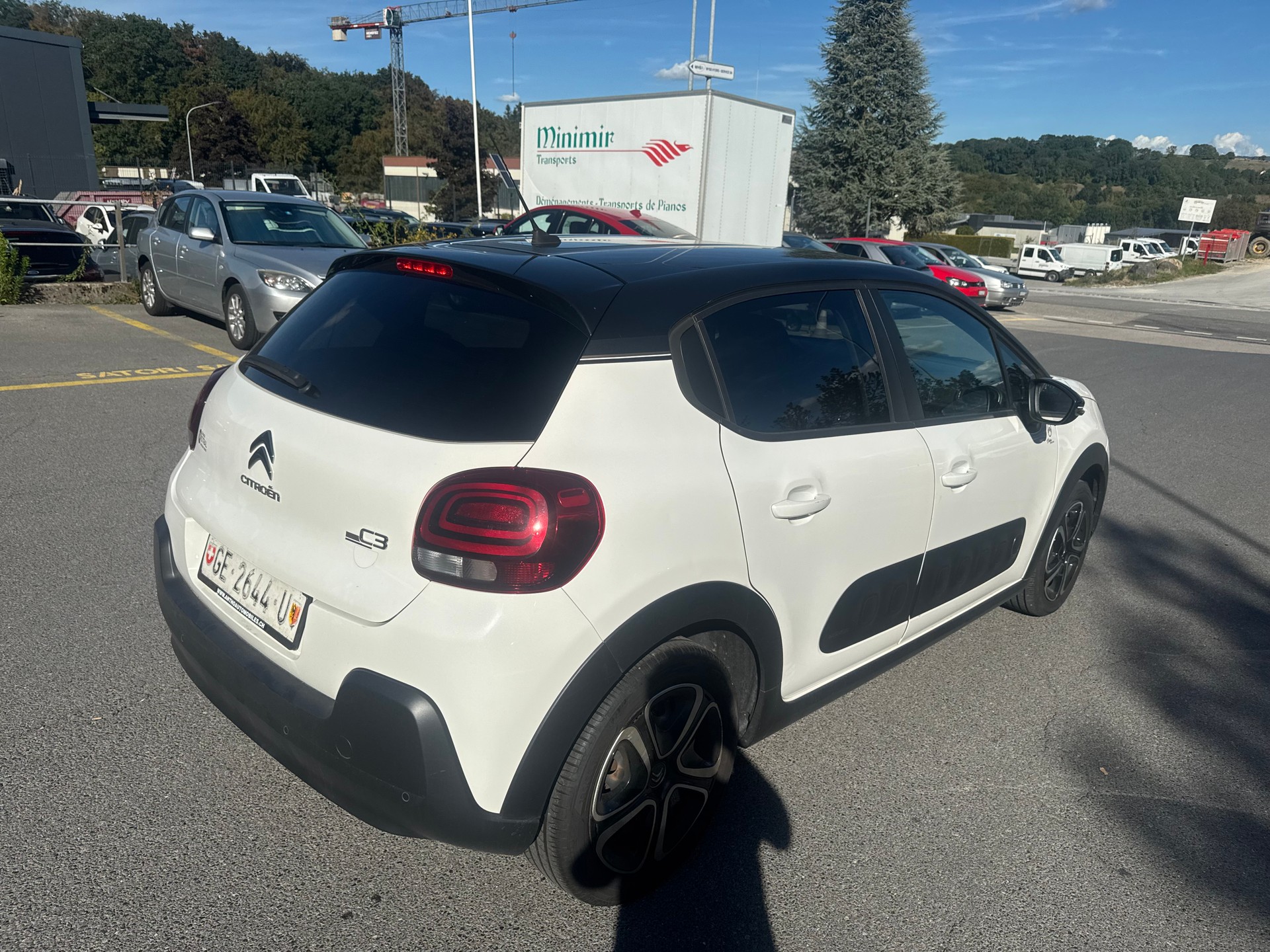 CITROEN C3 1.2i PureTech Shine-image-5