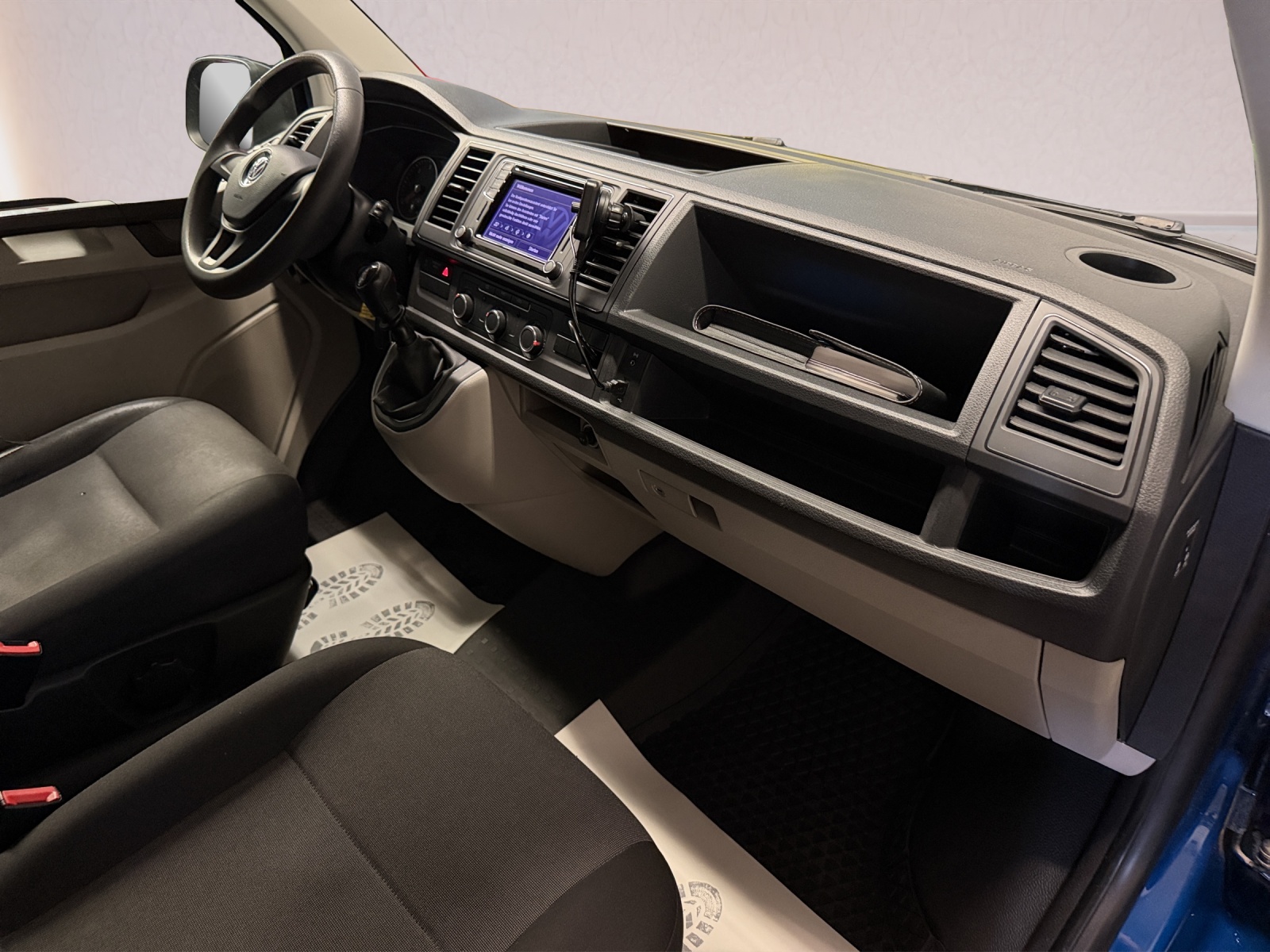 VW VW T6 2.0 TDI Transporter-image-13