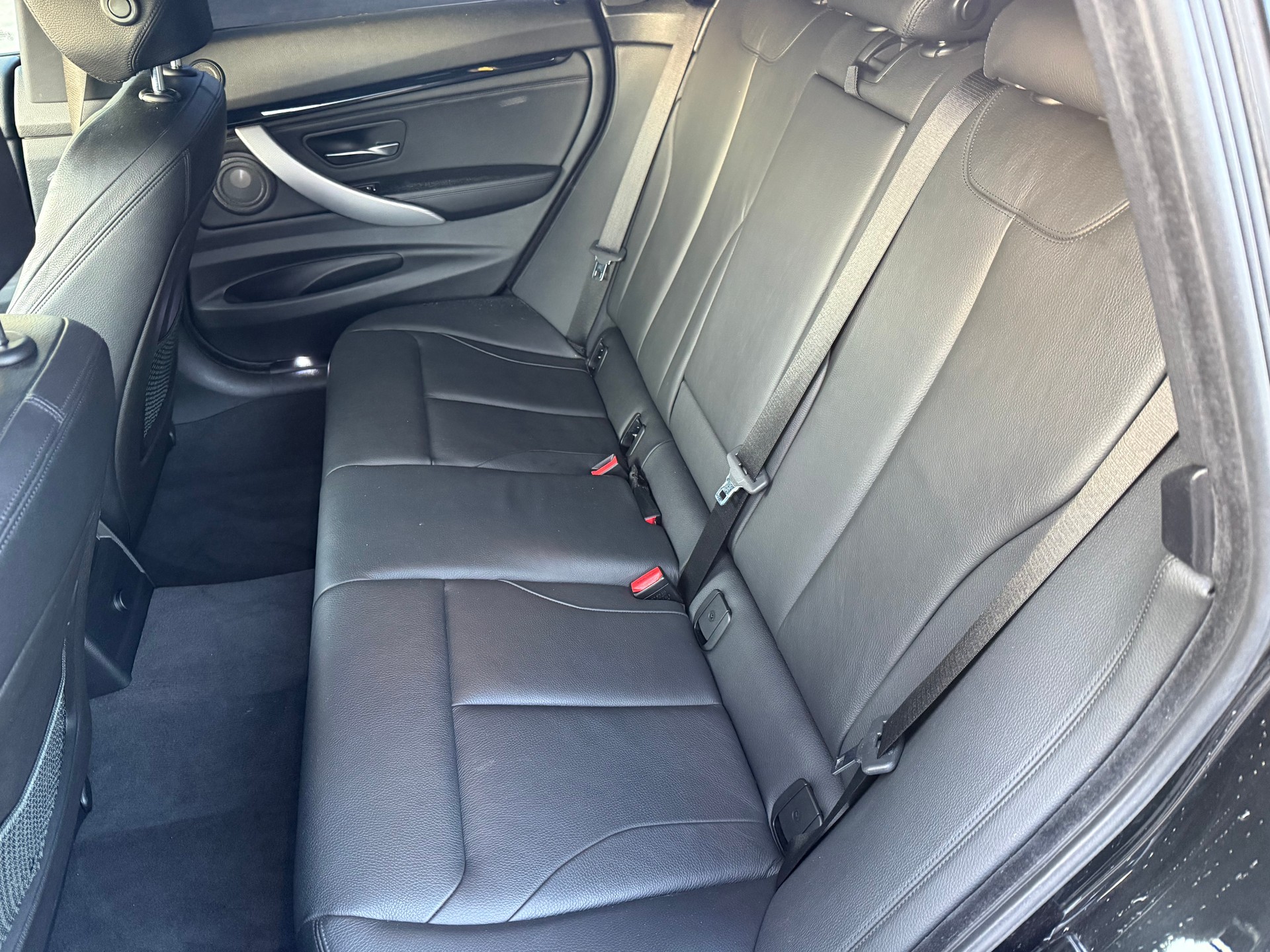 BMW 330i GT xDrive M Sport Steptronic-image-14