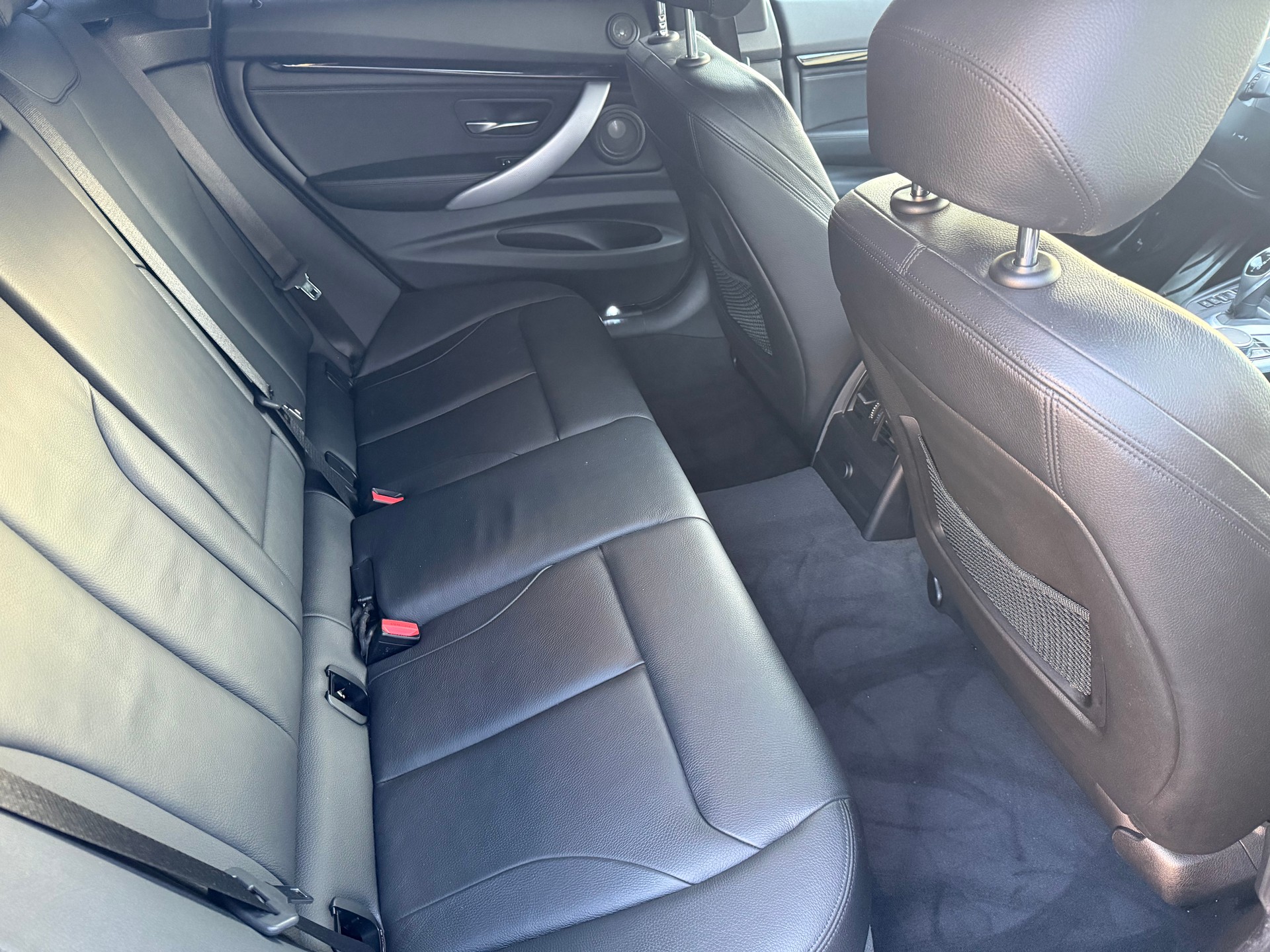 BMW 330i GT xDrive M Sport Steptronic-image-12