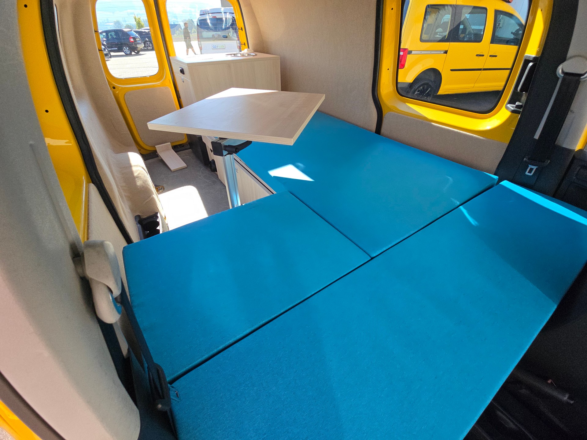 VW GEOVAN L - 102 PS - Benzin - Klima - PDC - DAB+ - 2 x Schiebetür - grosses Fensterpaket-image-8