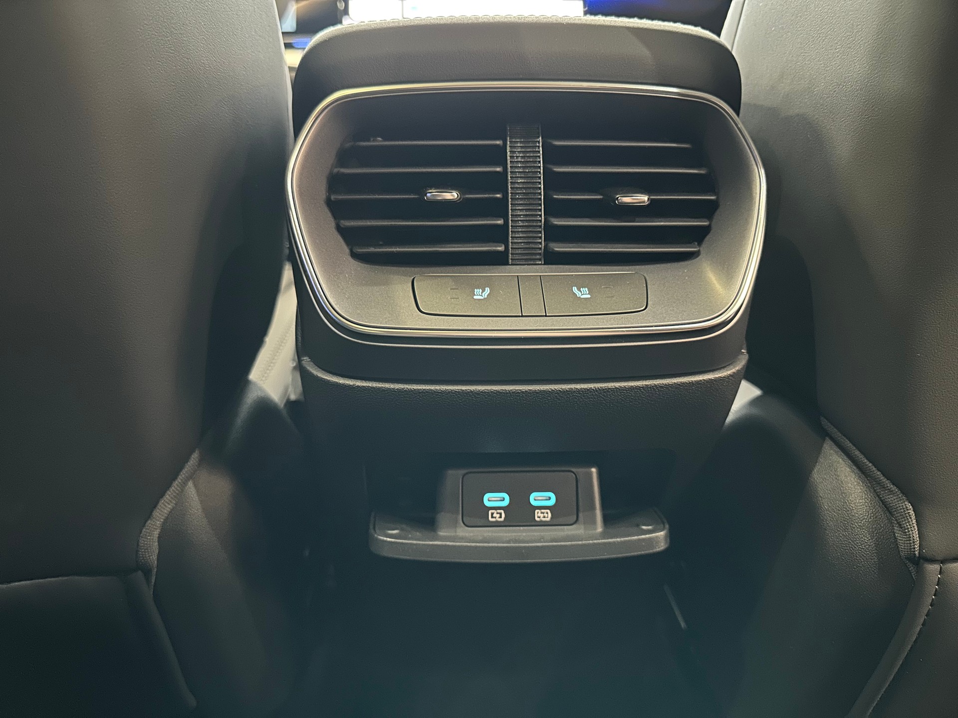 BYD Sealion 7 91,3 kWh Excellence AWD-image-11
