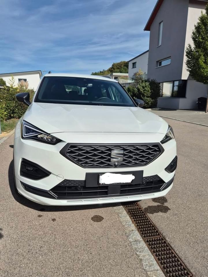 SEAT 2.0 TSI Hola FR 4Drive DSG-image-1