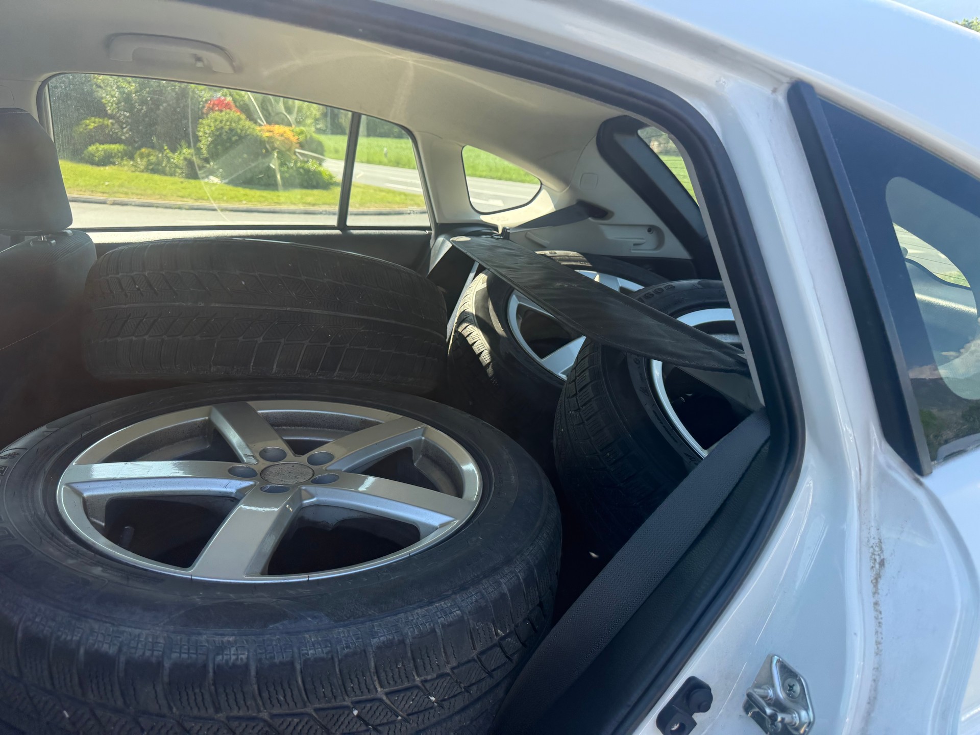 SUBARU XV 1.6 Swiss Two-image-6