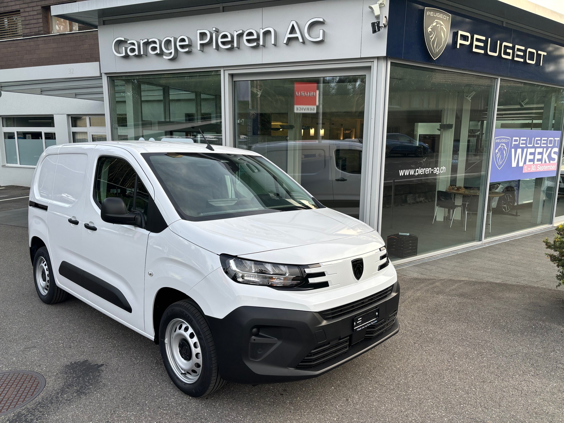 PEUGEOT Partner 1.5 HDi Standard 650 AT-image-0