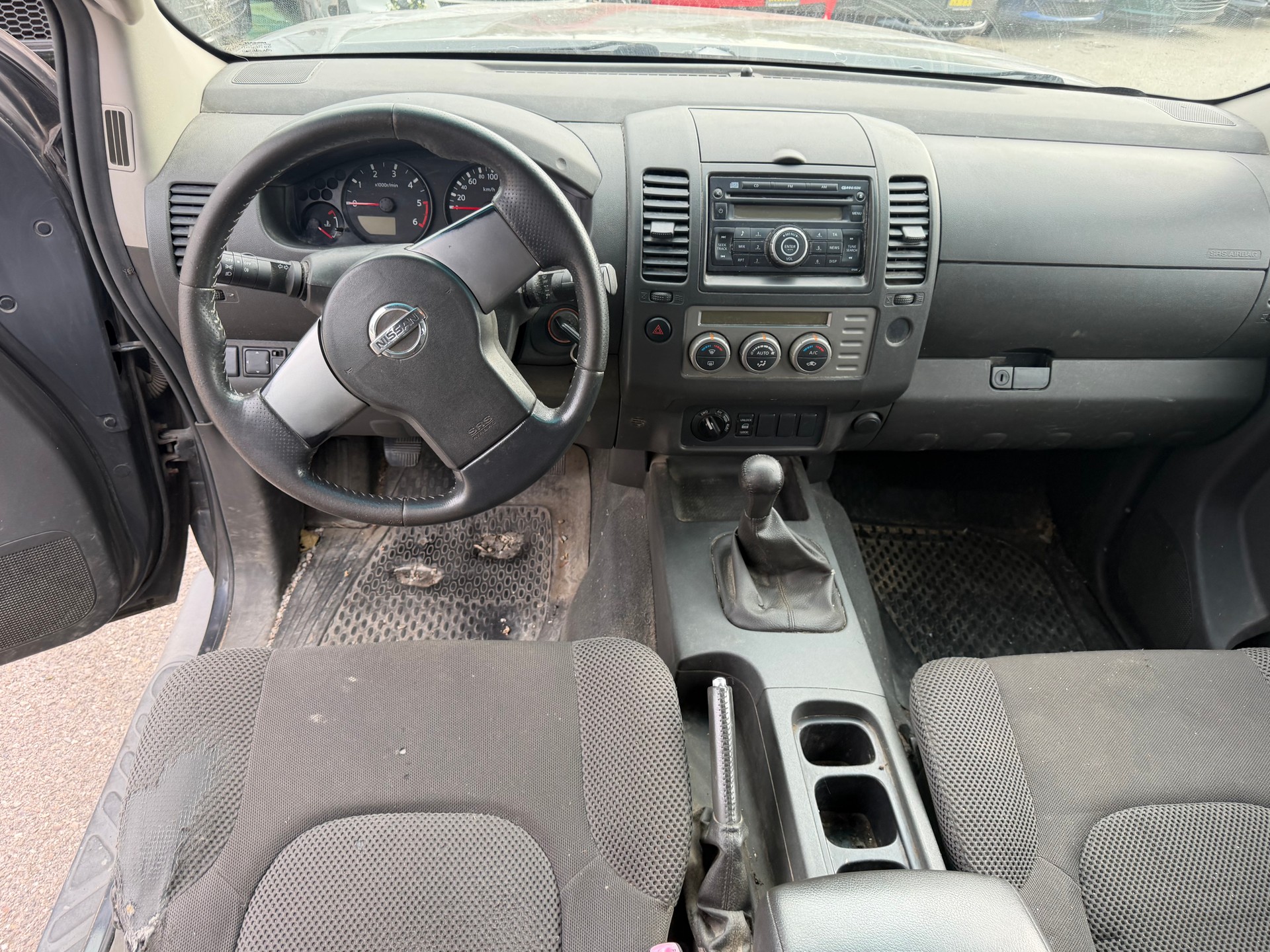 NISSAN Navara Double Cab LE 2.5 dCi 4WD-image-9