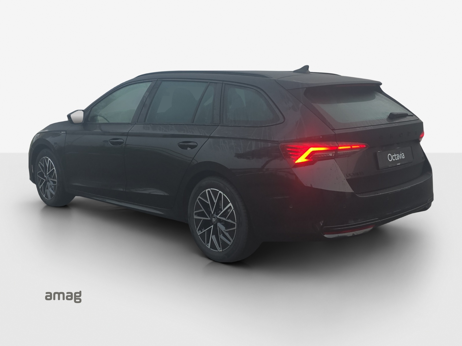 SKODA Octavia Combi 2.0 TSI DSG Sport Line 4x4-image-2